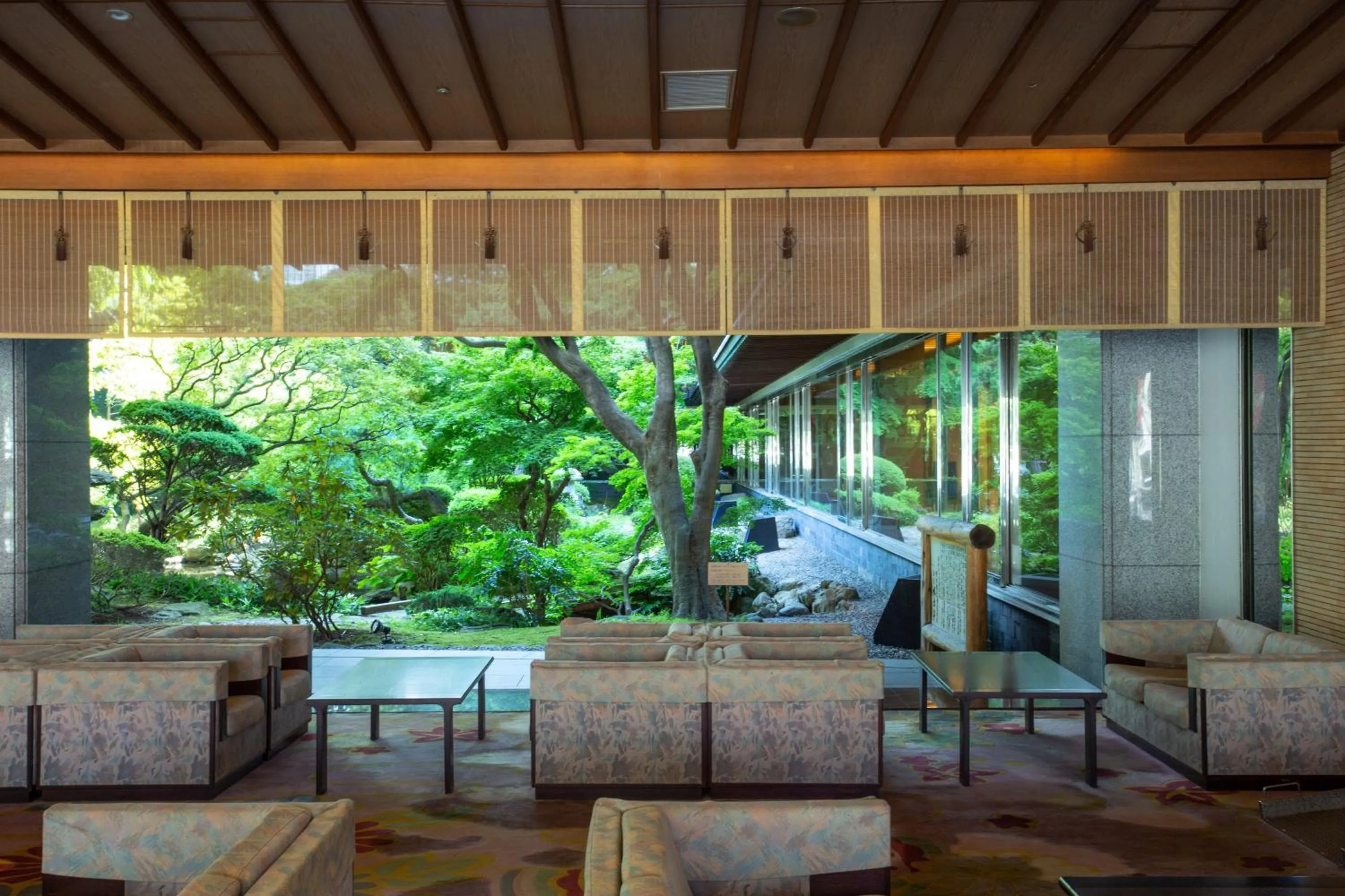 Garden in Takuboku Tei