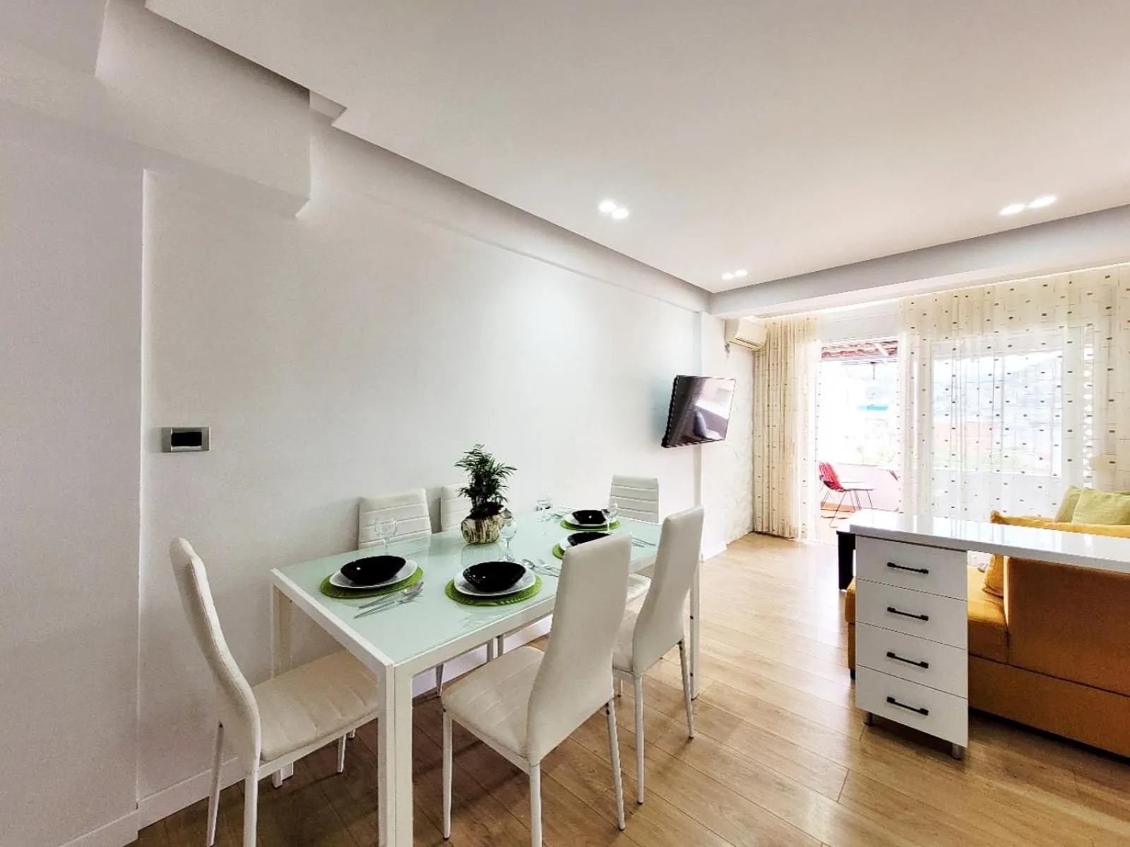 Dining area in Loi apartment