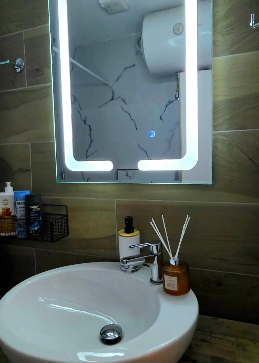 Bathroom in Loi apartment