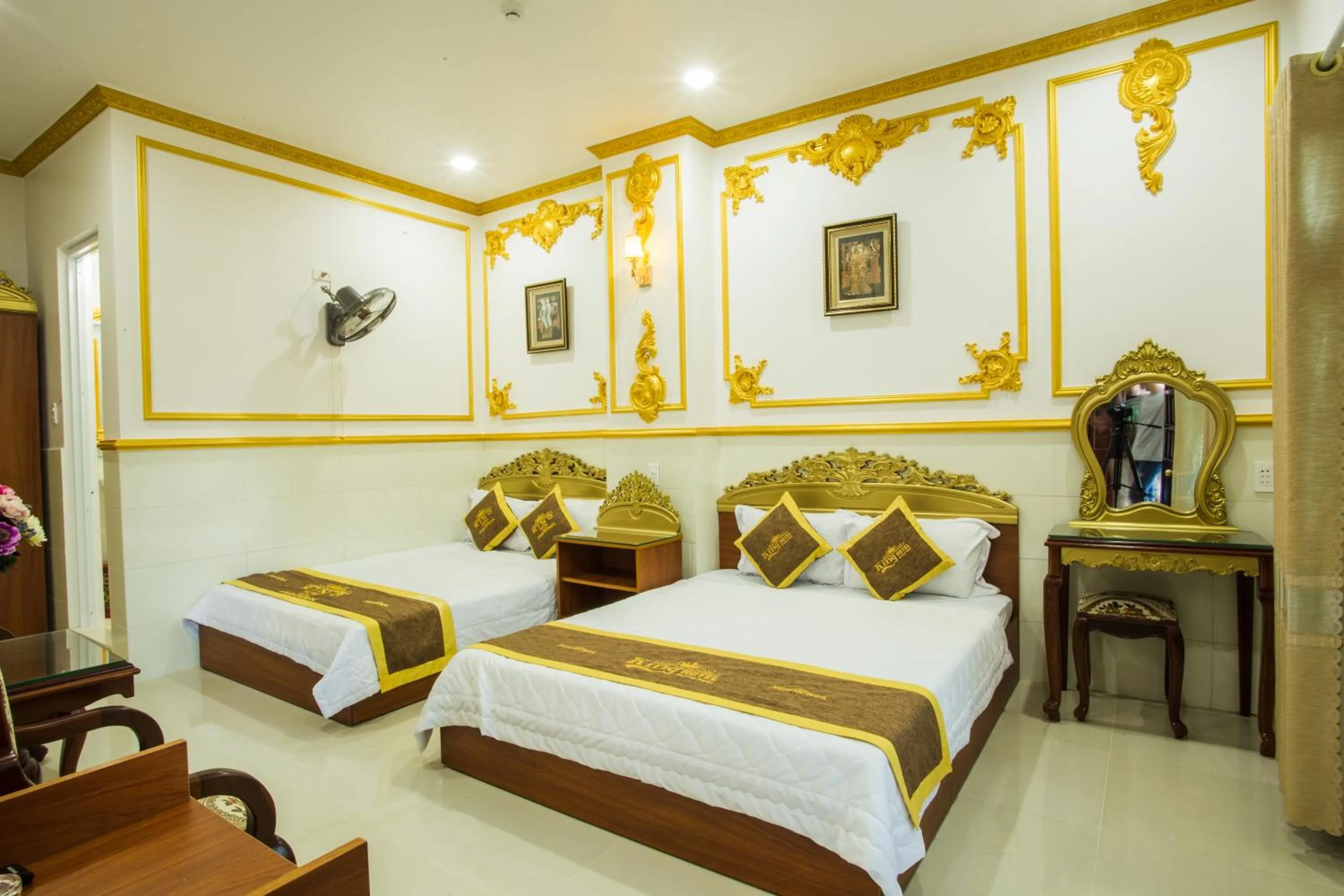 Bed in King Hotel Quang Ngai