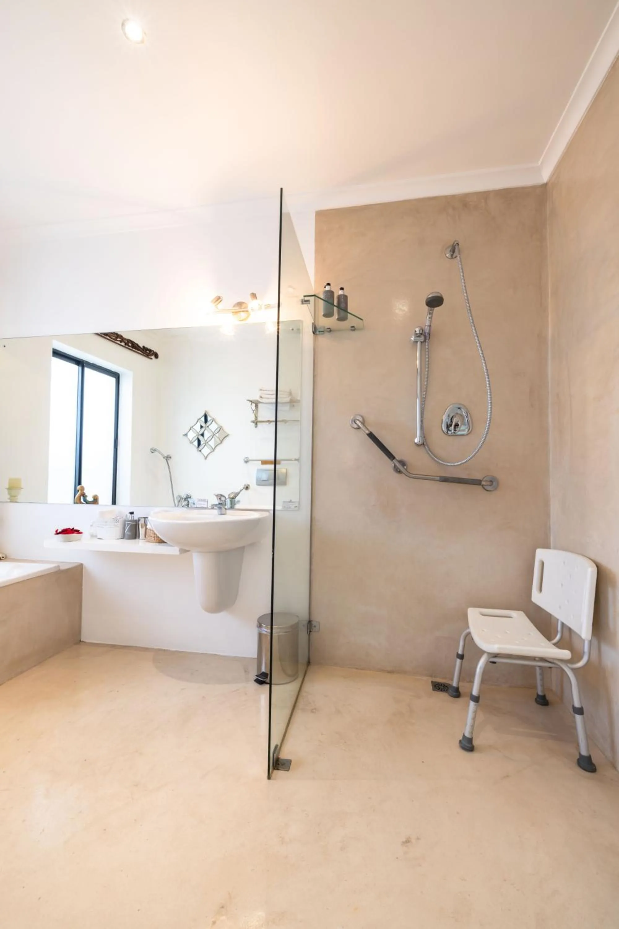 Shower in Cape Pillars Boutique Hotel