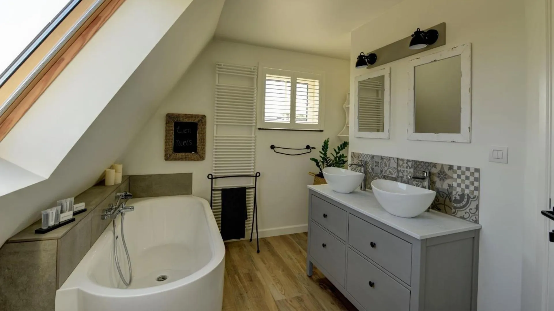 Bathroom in B&B Eikenlaan 12