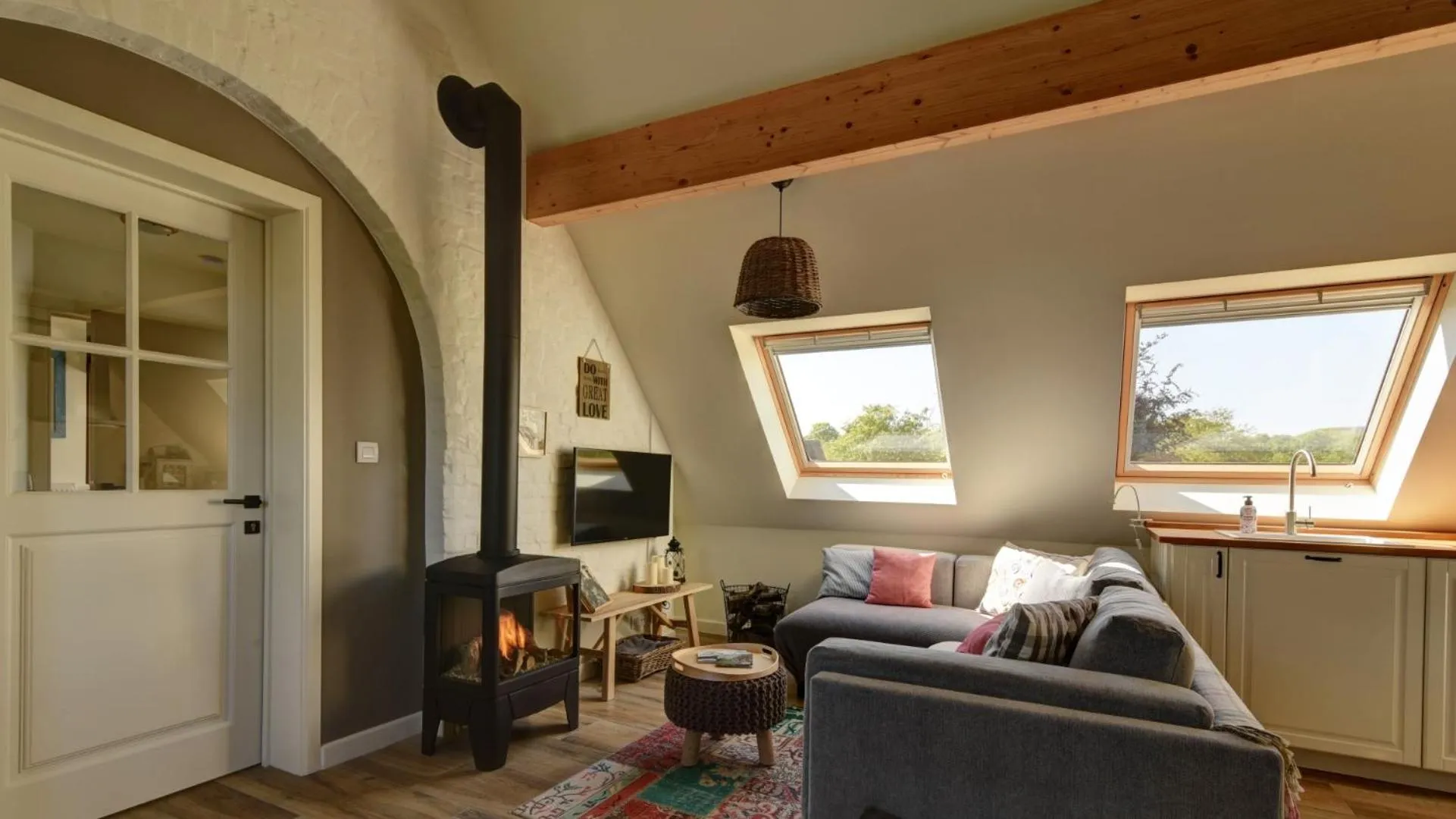 TV and multimedia in B&B Eikenlaan 12