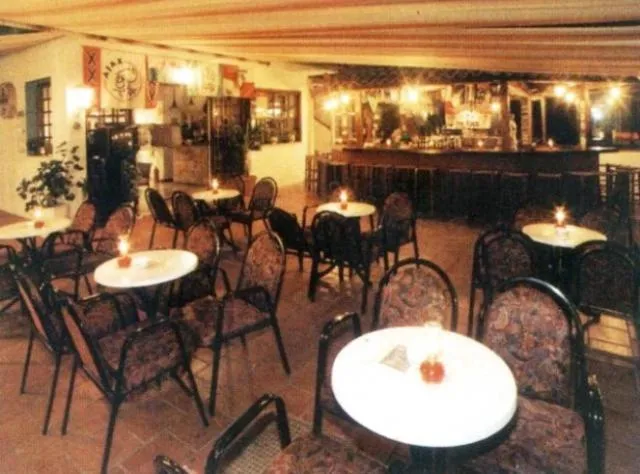 Restaurant/places to eat in Eleni Apartments