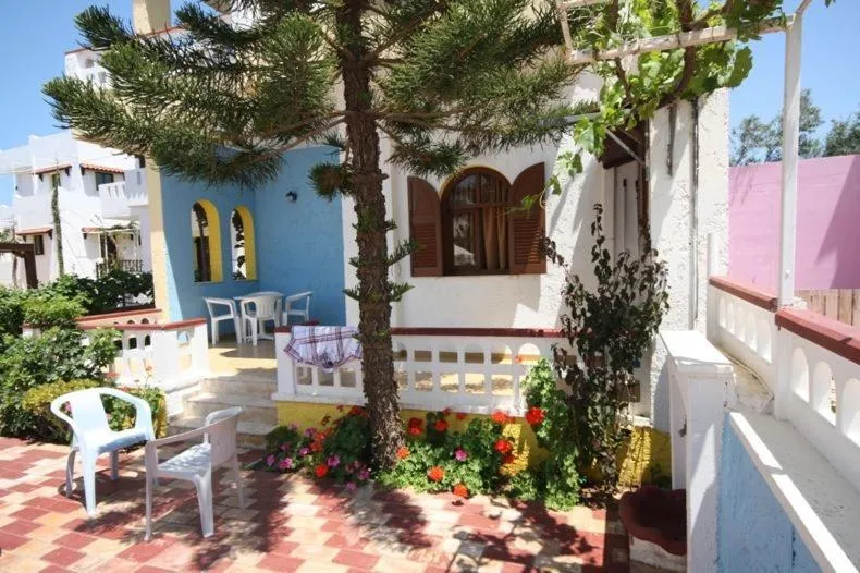 Garden in Eleni Apartments