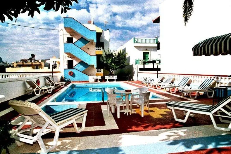 Swimming pool in Eleni Apartments