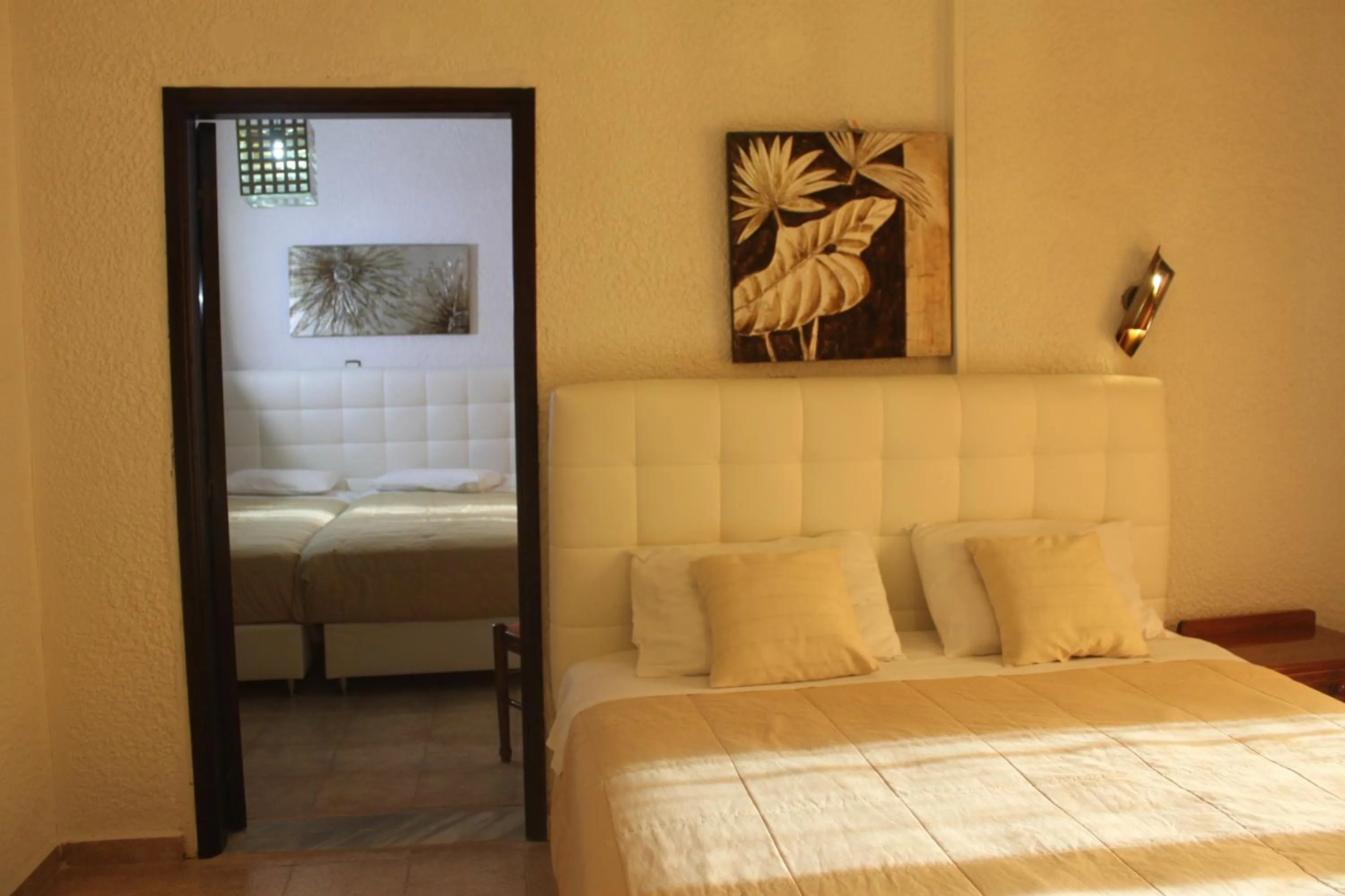 Photo of the whole room in Vallian Village Hotel