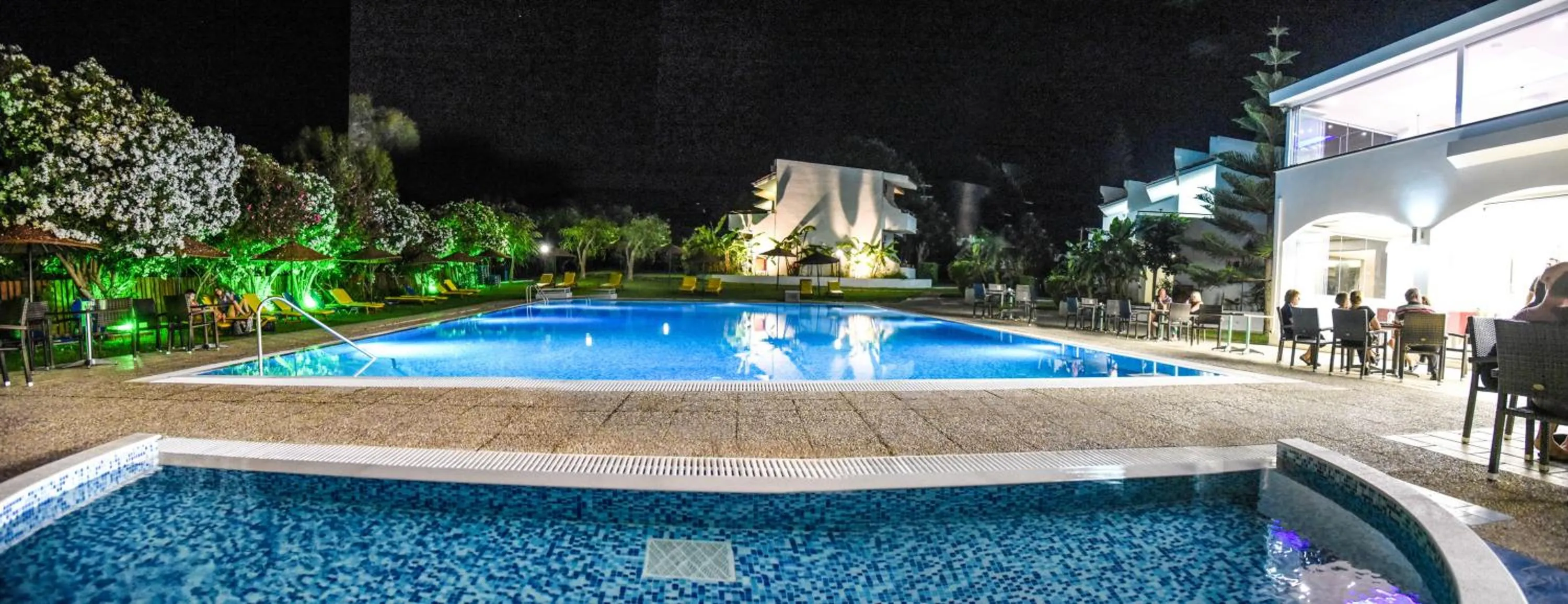Swimming pool in Vallian Village Hotel