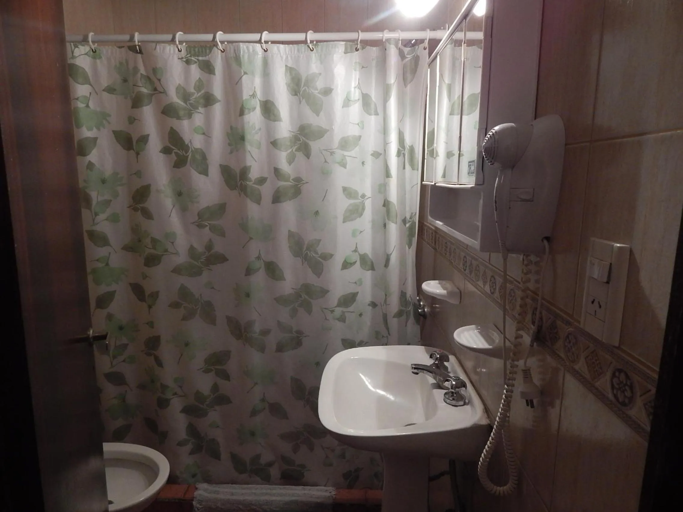 Bathroom in Hotel Colonial