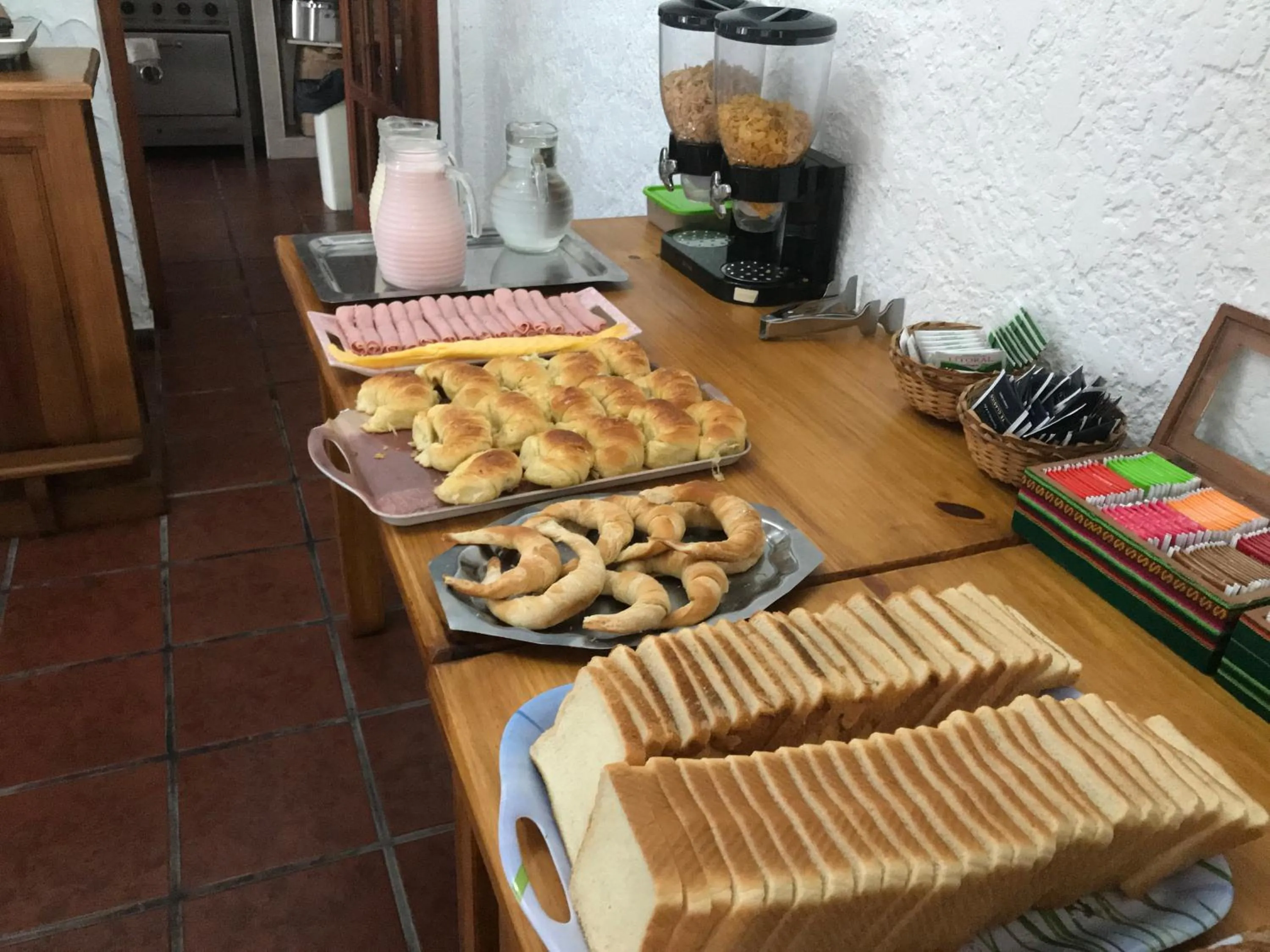 Continental breakfast in Hotel Colonial