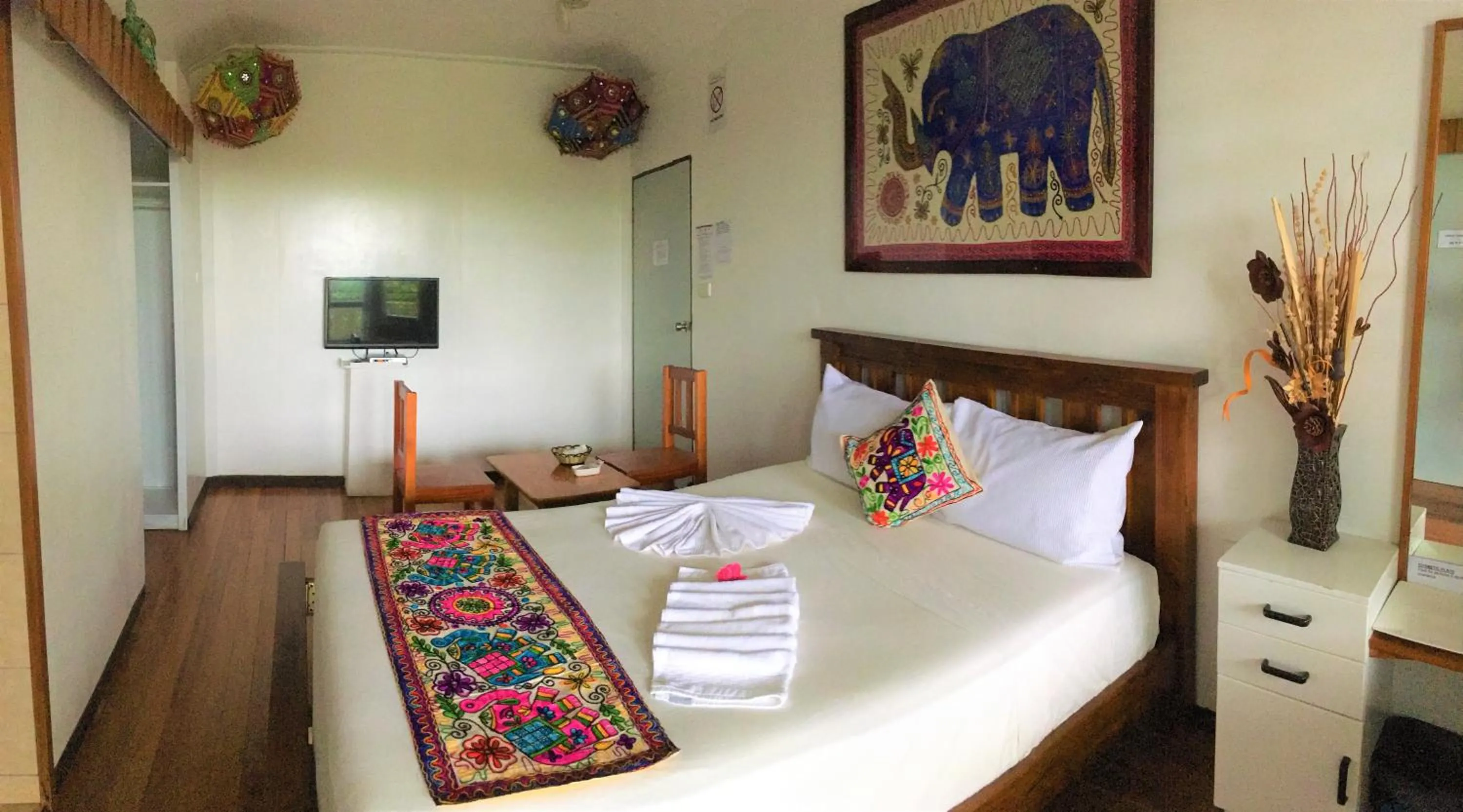 Bed in Tagimoucia House Hotel