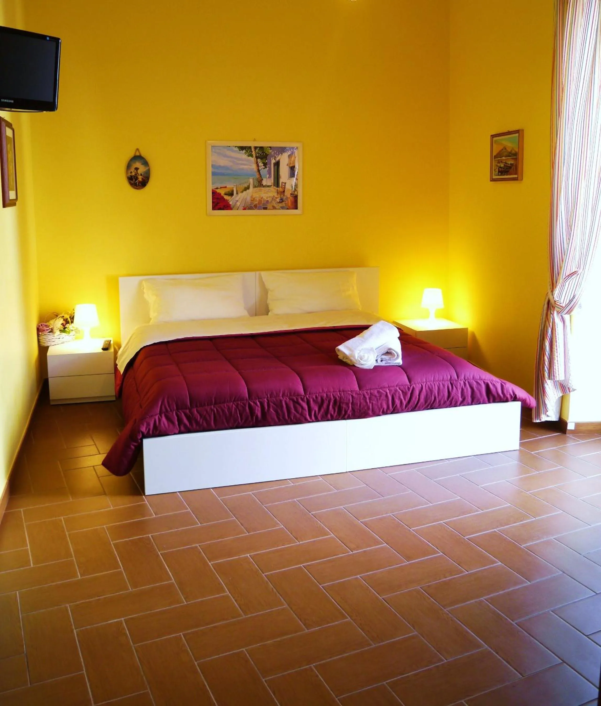 TV and multimedia, Bed in B&B La Muraglia