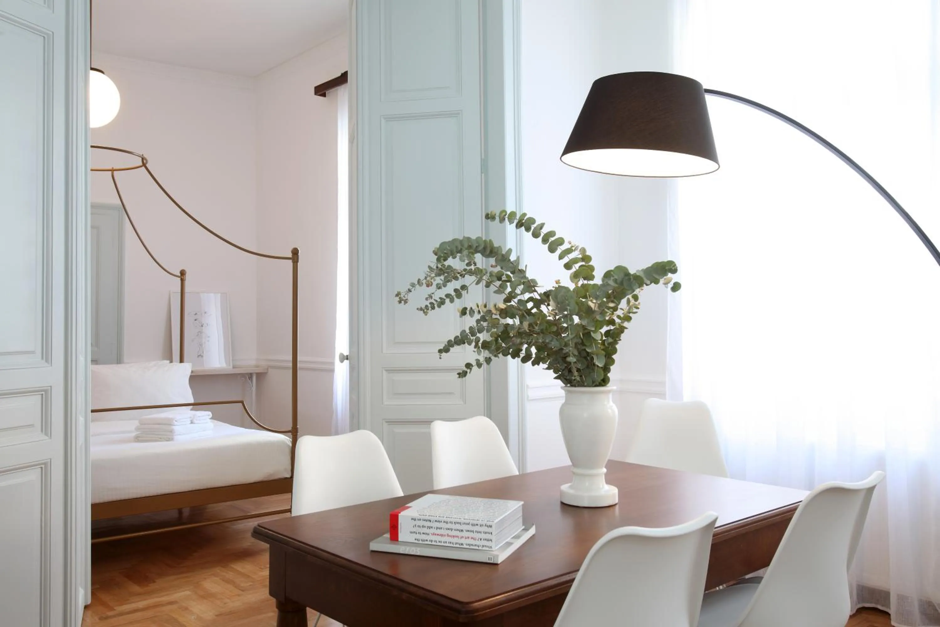 TV and multimedia, Bed in Live in Athens, THISEIO Historic House