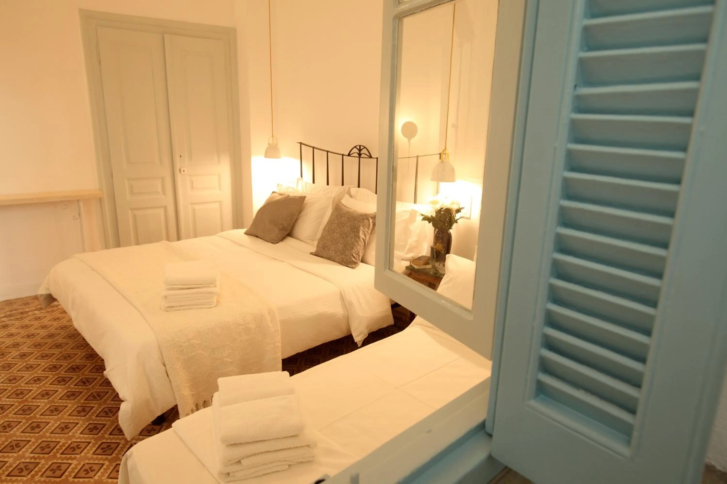 Bed in Live in Athens, THISEIO Historic House