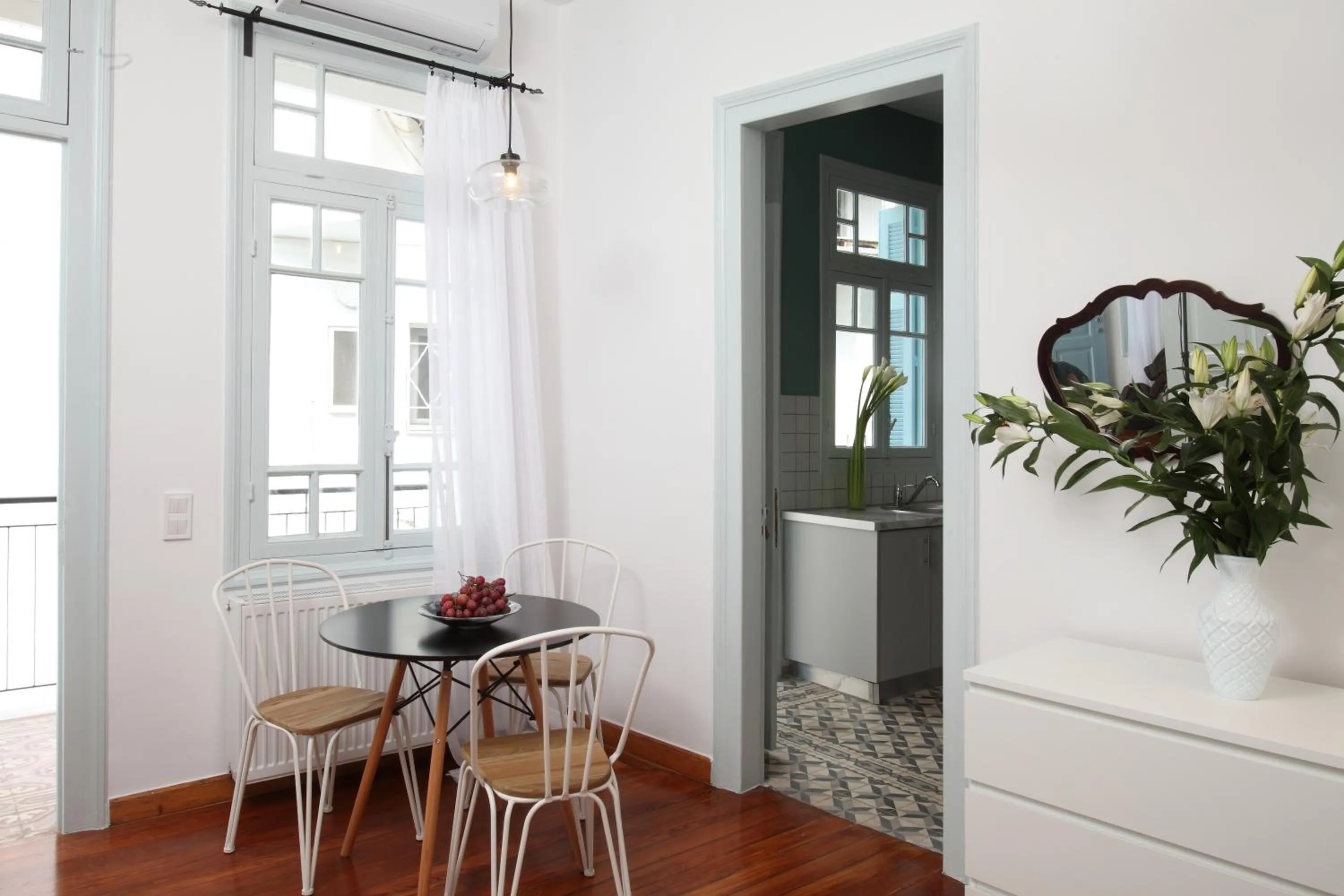 Balcony/Terrace in Live in Athens, THISEIO Historic House