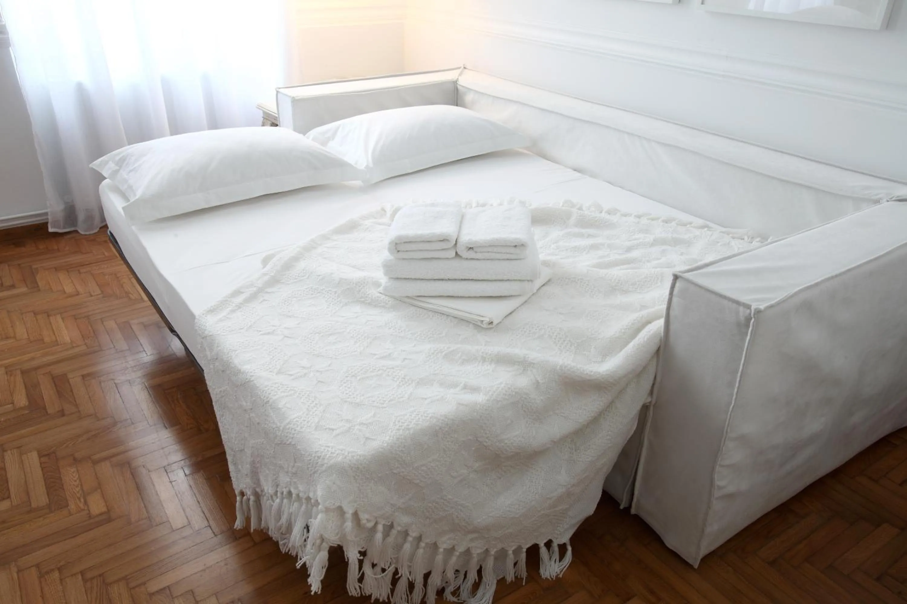 Bed in Live in Athens, THISEIO Historic House