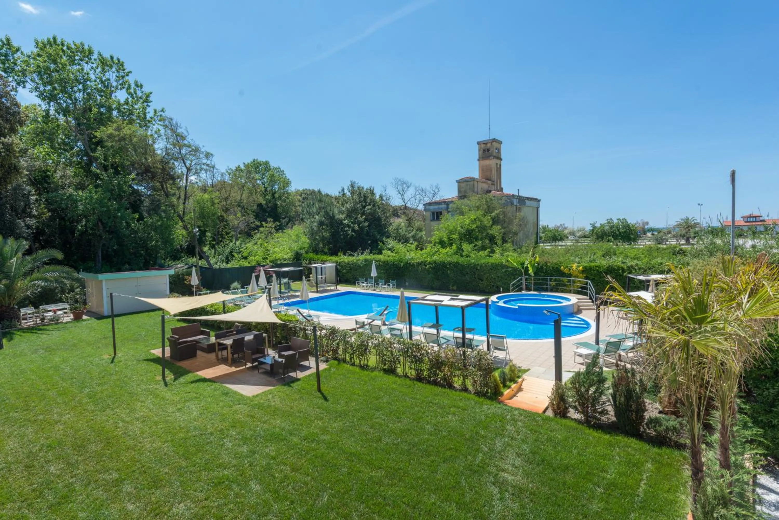 Garden in Hotel King