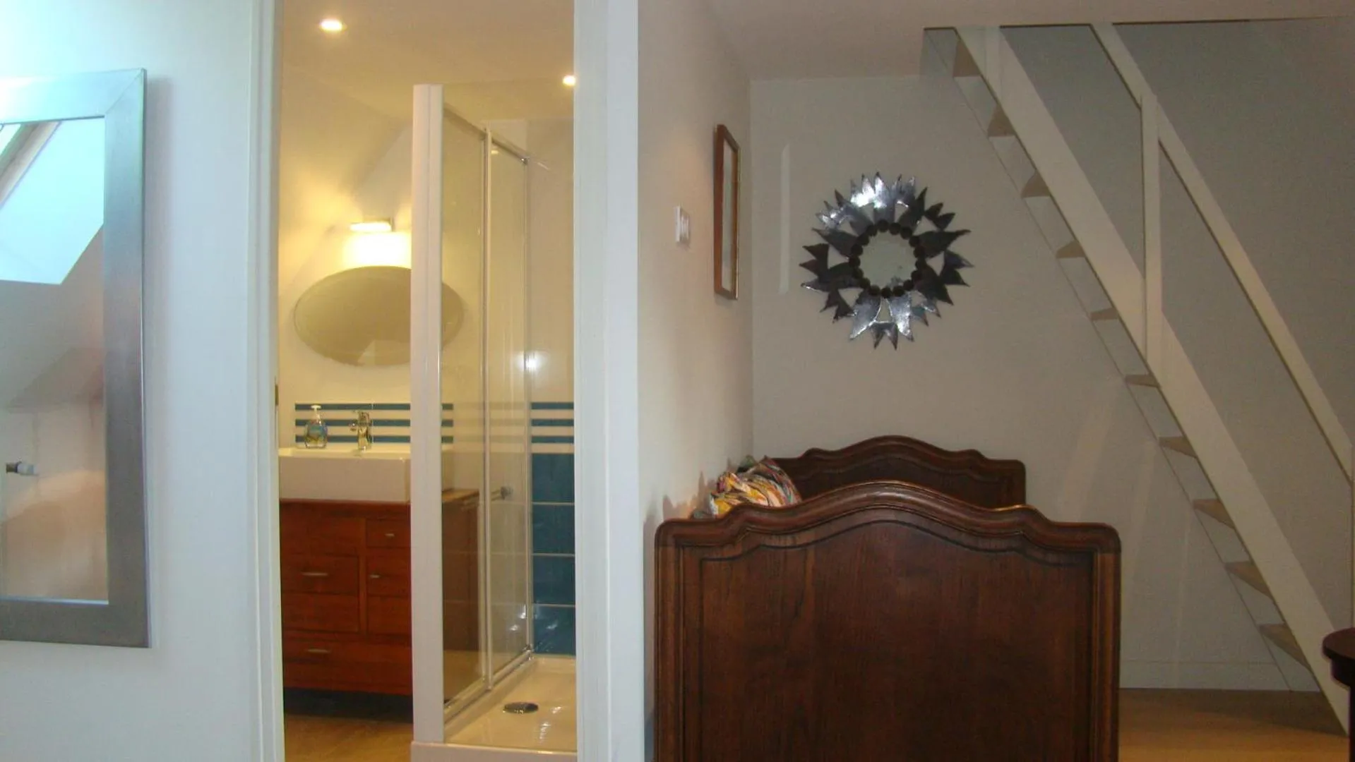 Toilet in Manoir de la Ville Marie
