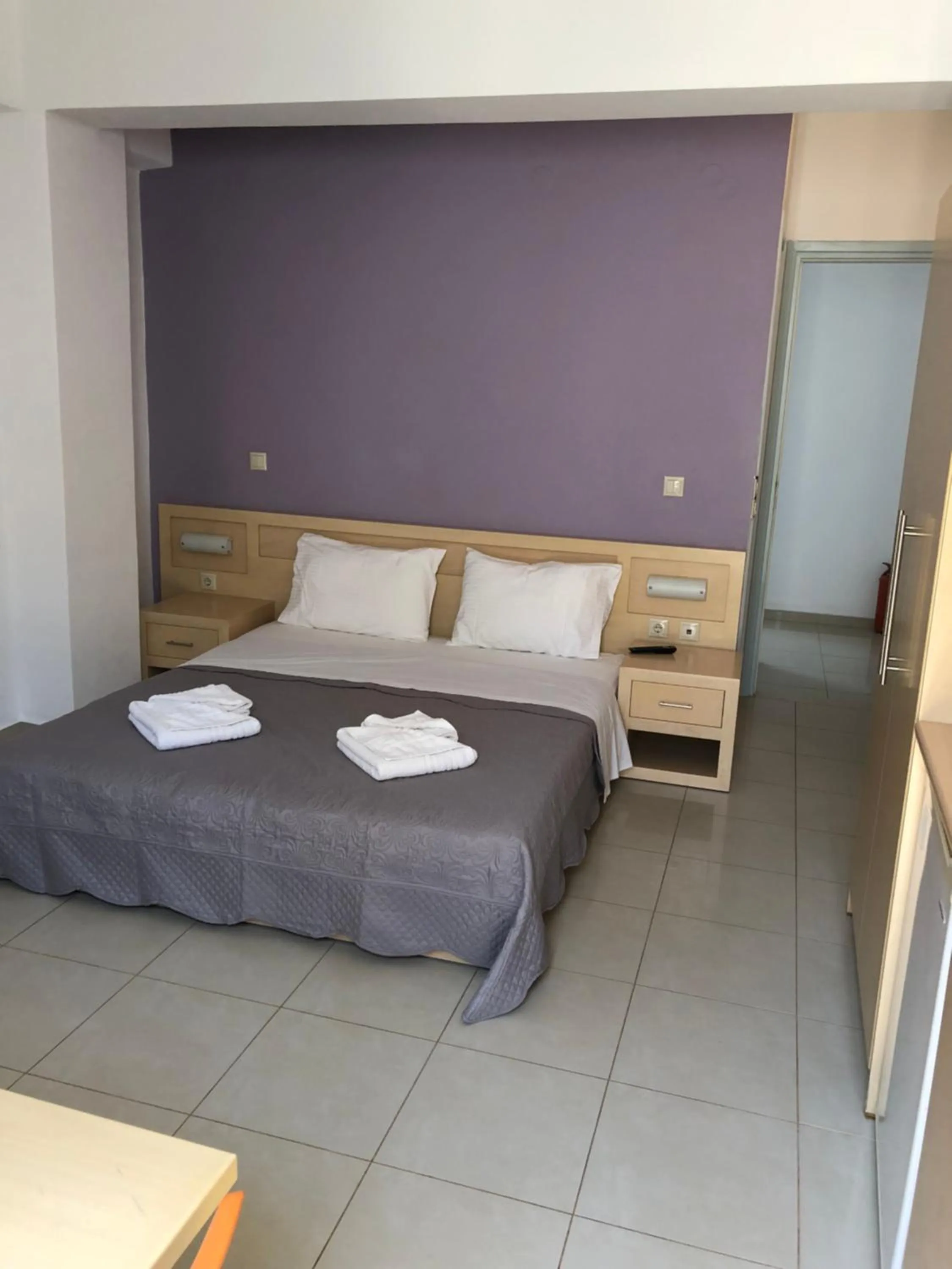 Bed in Kleanthi Studios