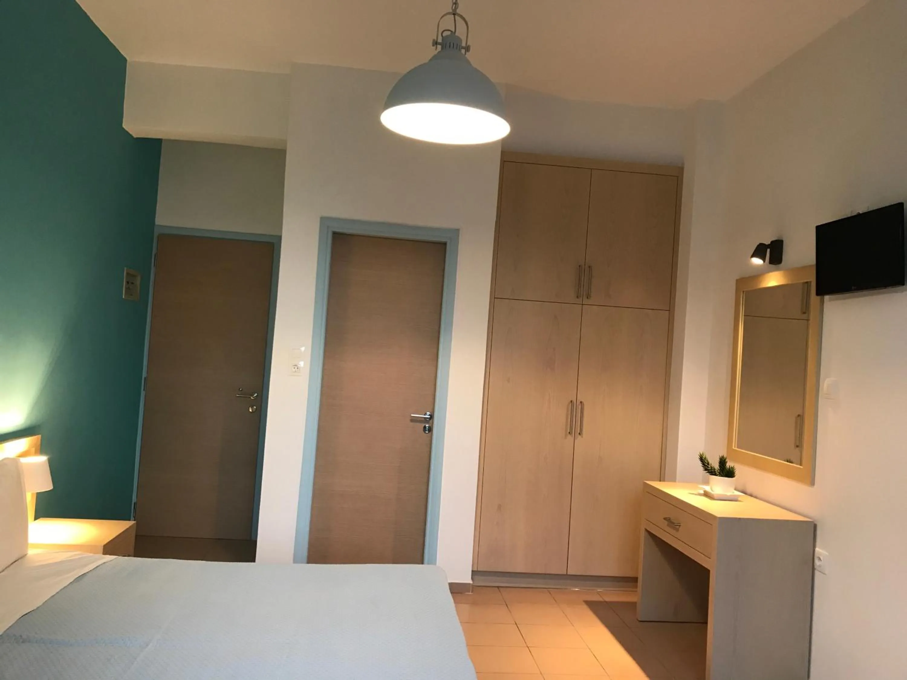 Photo of the whole room, Bed in Kleanthi Studios