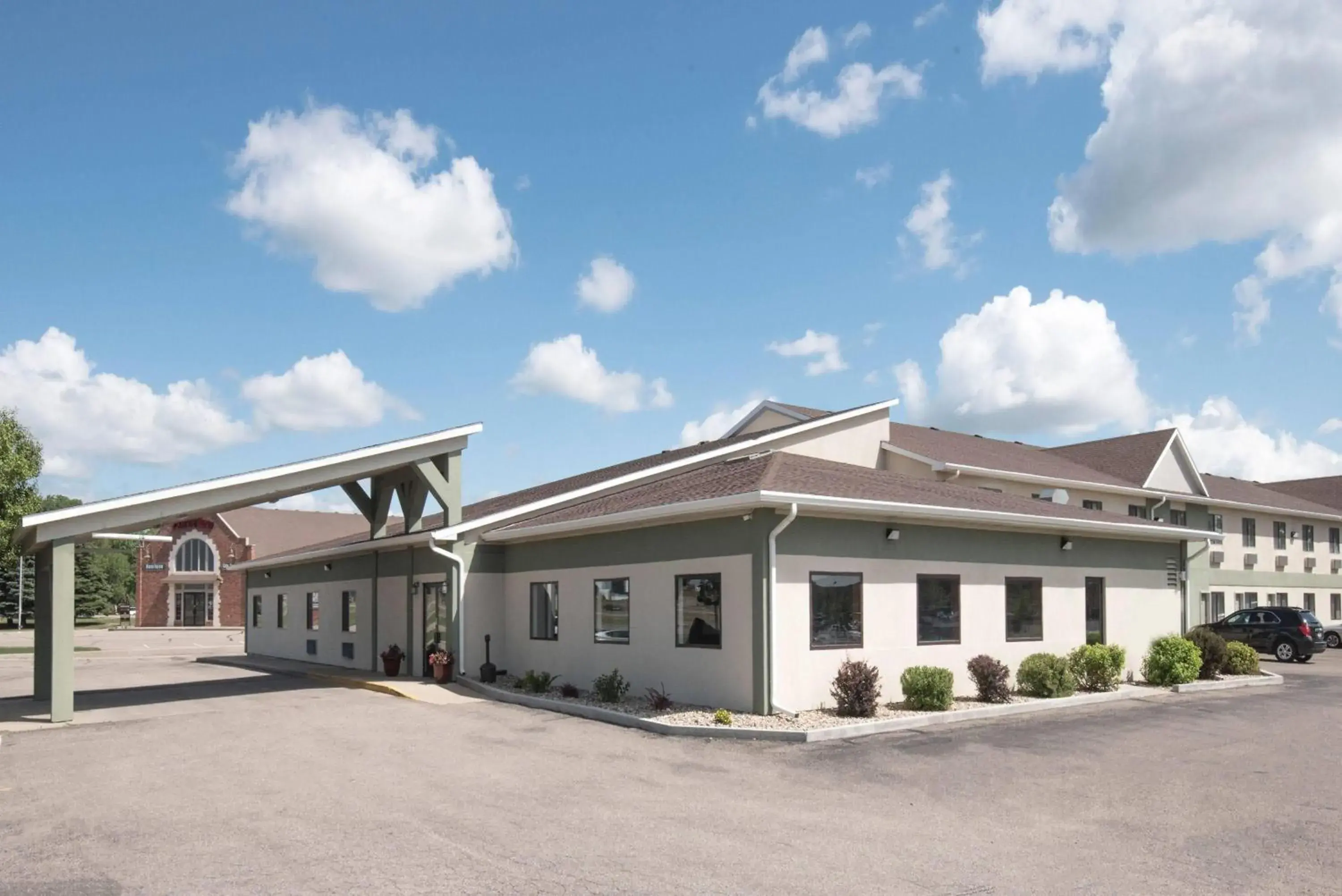 Property building in Days Inn by Wyndham Watertown Property building in Days Inn by Wyndham Watertown