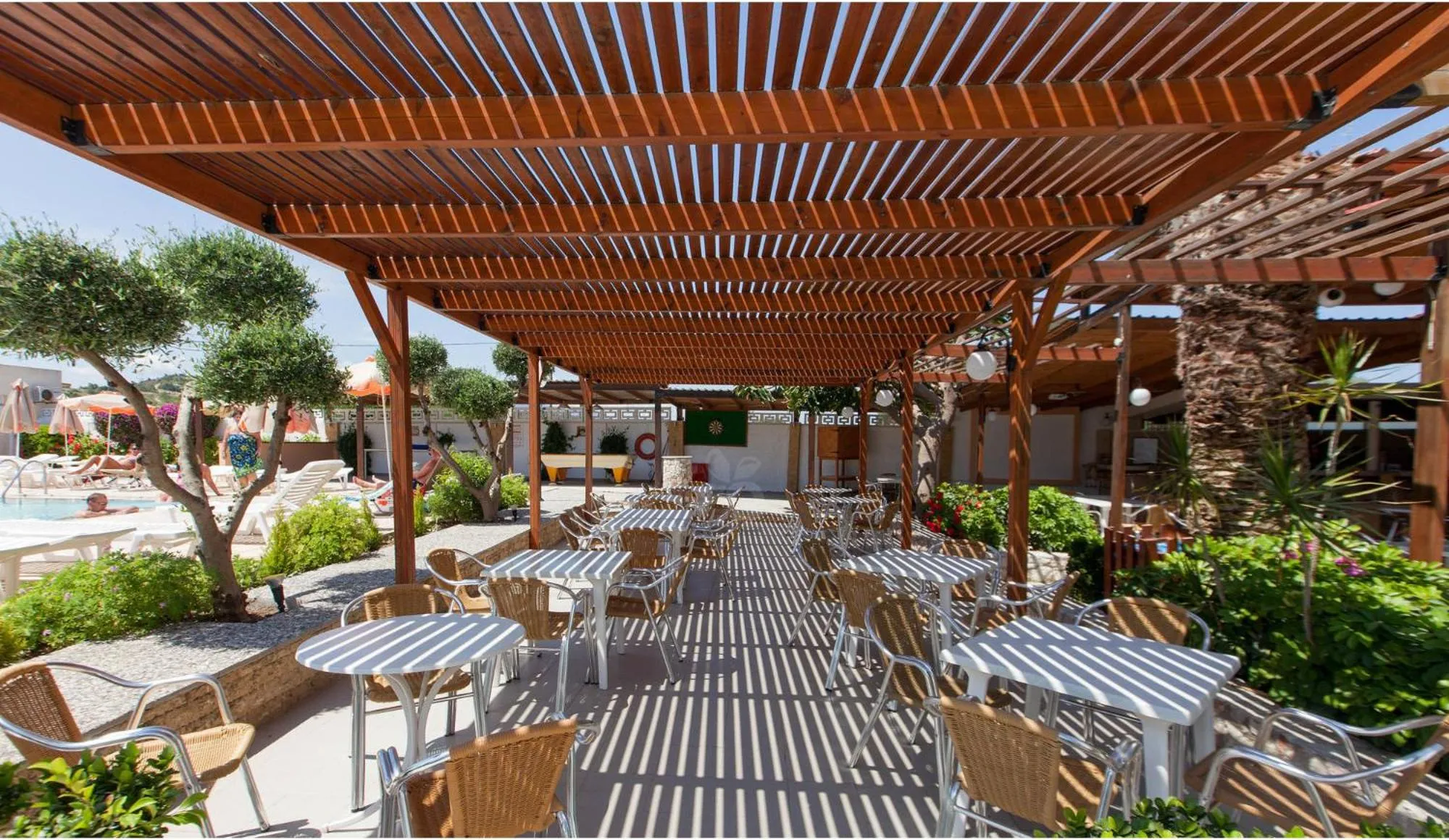 Restaurant/places to eat in Meliton Hotel