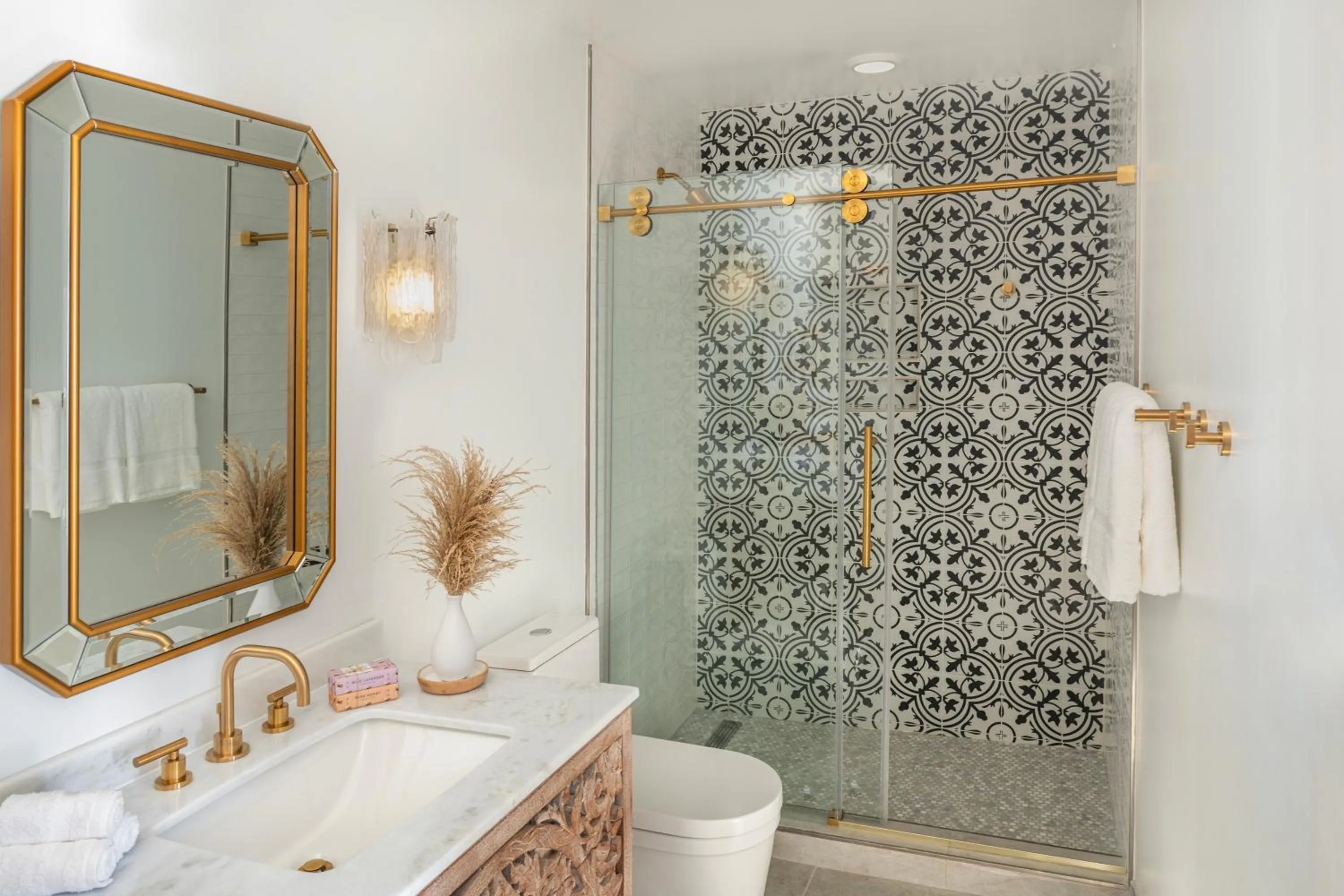 Shower in Cardiff By The Sea Lodge