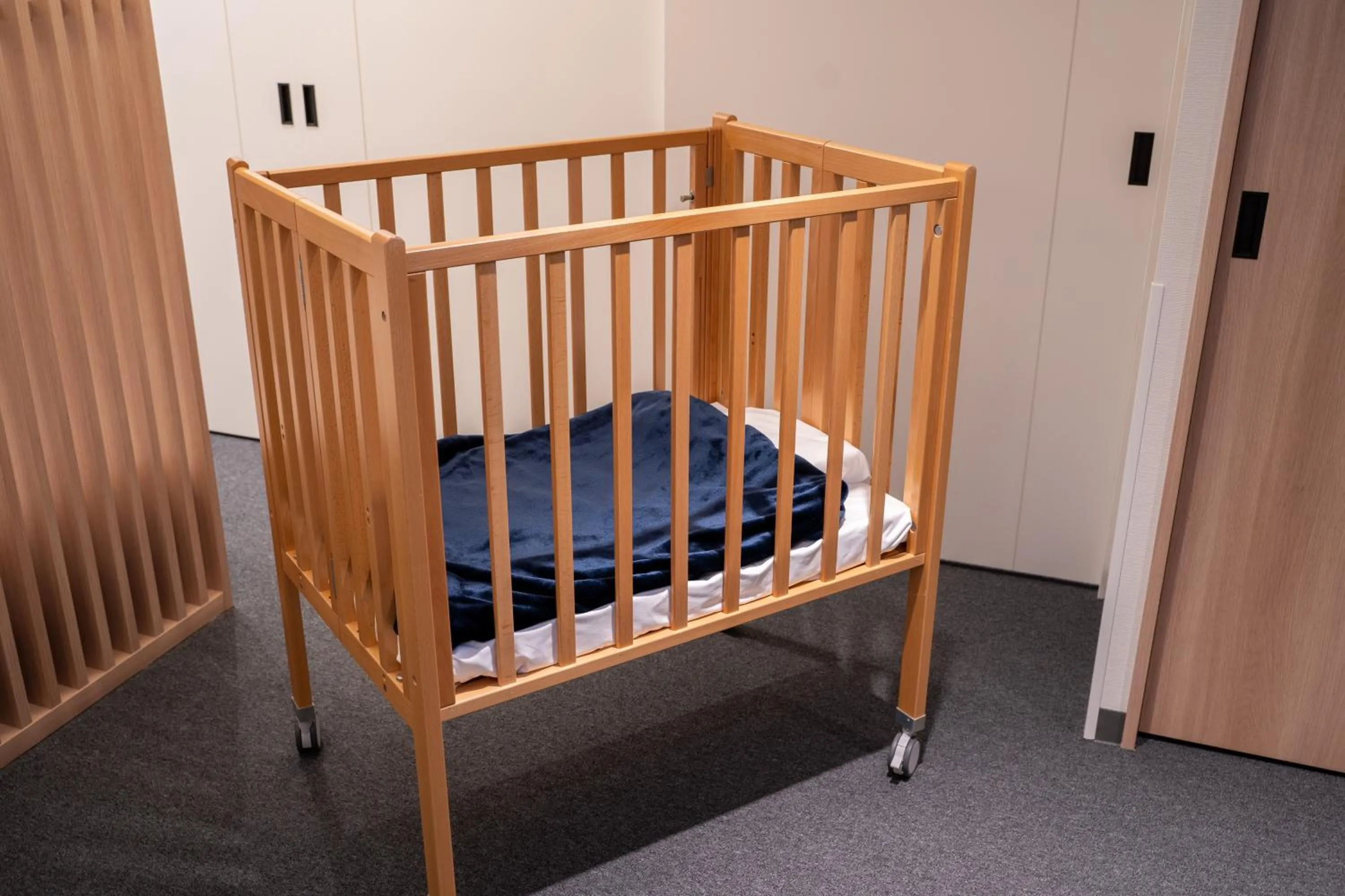 cot, Bed in MIMARU Tokyo Ueno Inaricho