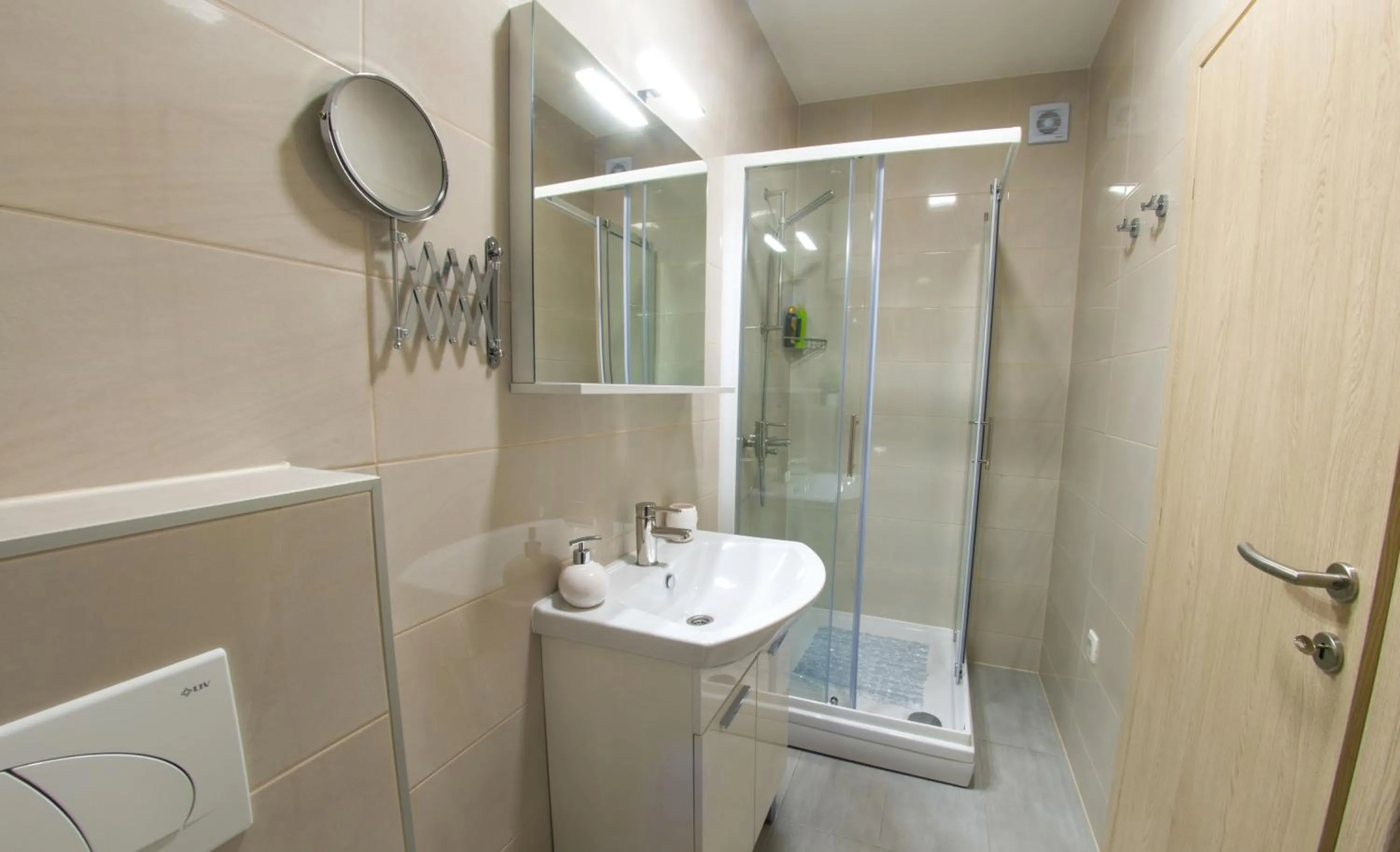 Shower in Five Rivers Rooms