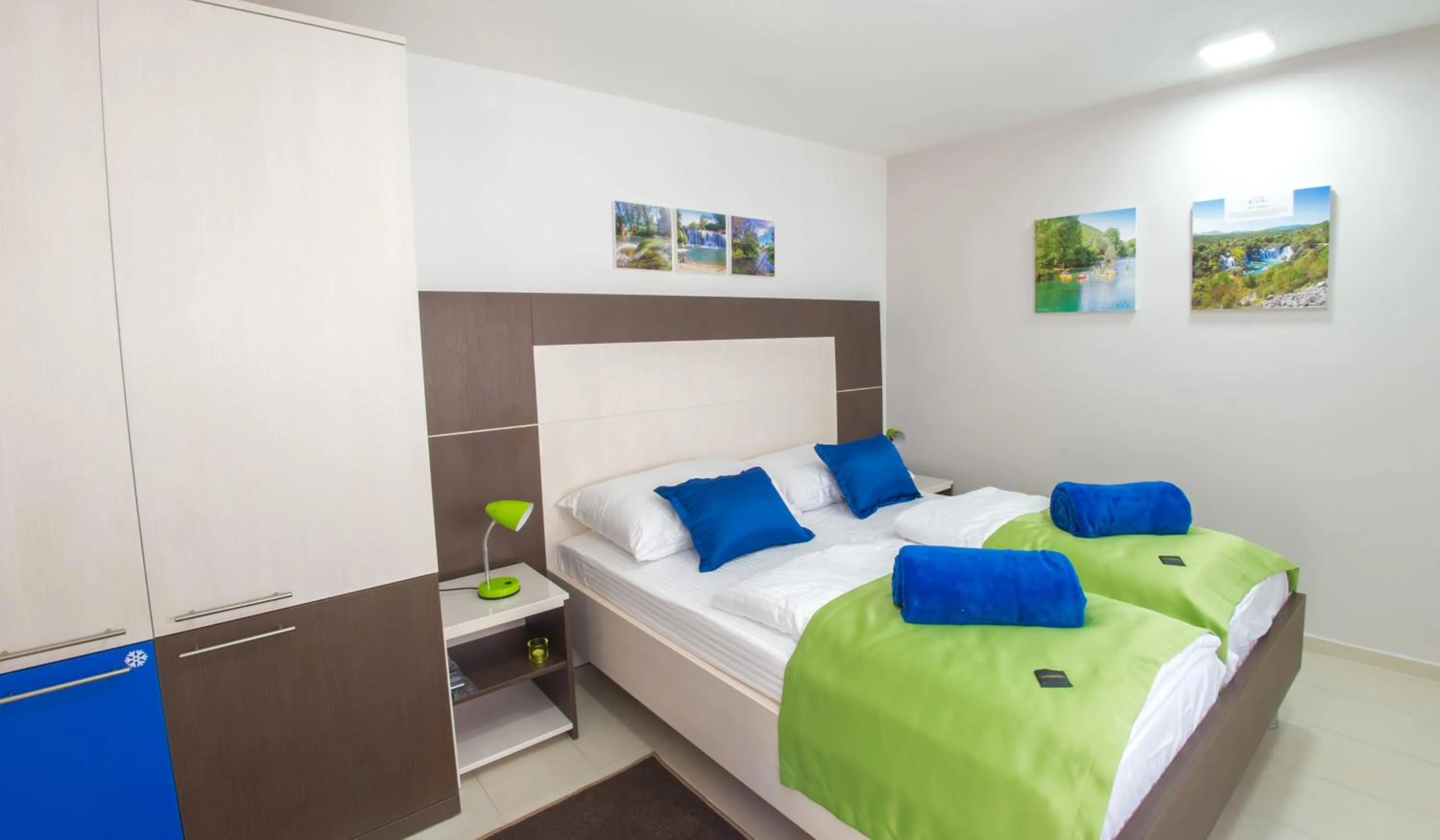 TV and multimedia, Bed in Five Rivers Rooms