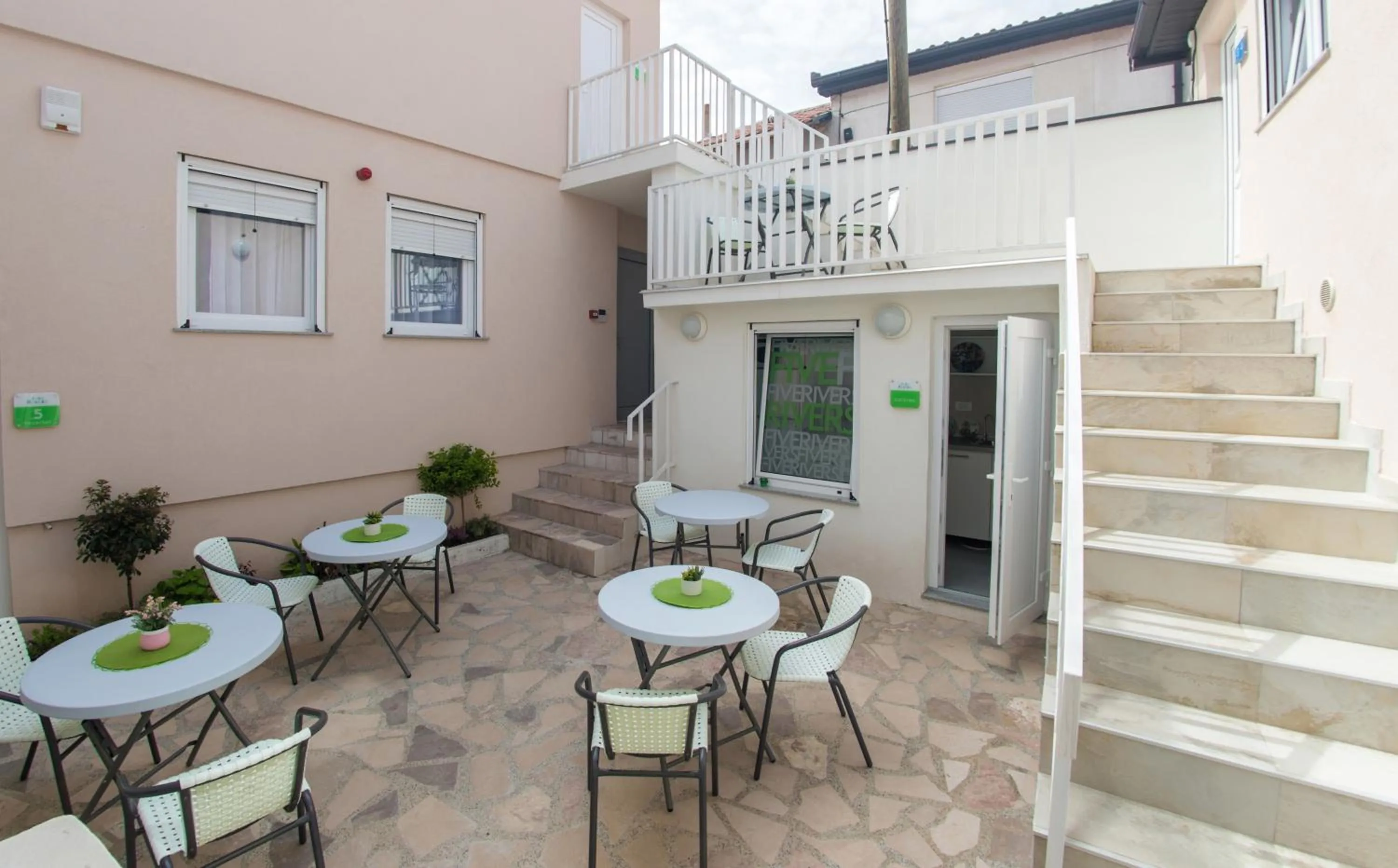 Balcony/Terrace in Five Rivers Rooms