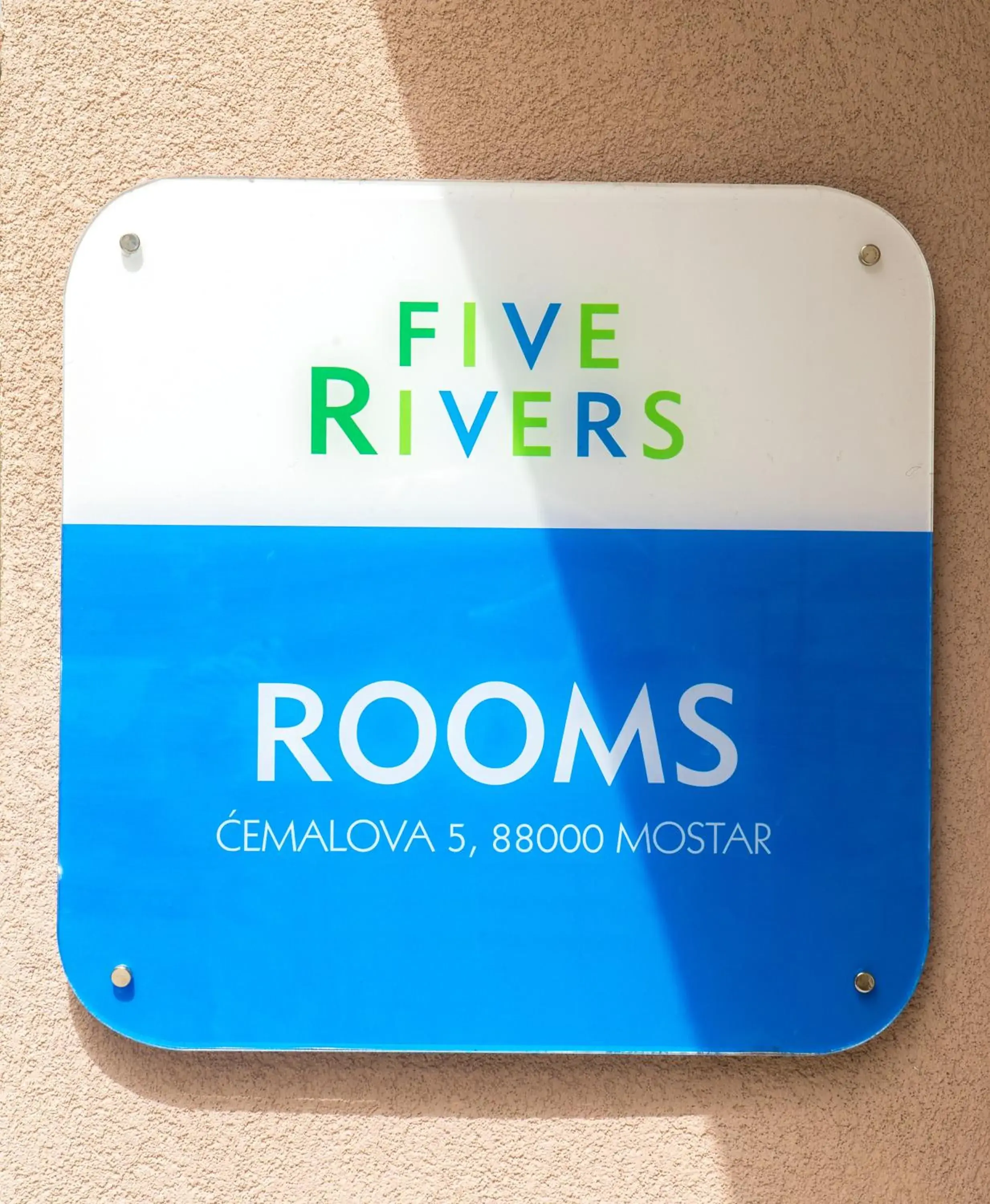 Deluxe Queen Room in Five Rivers Rooms Deluxe Queen Room in Five Rivers Rooms
