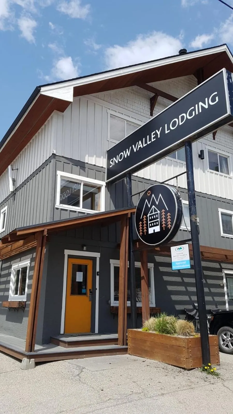 Property building in Snow Valley Lodging