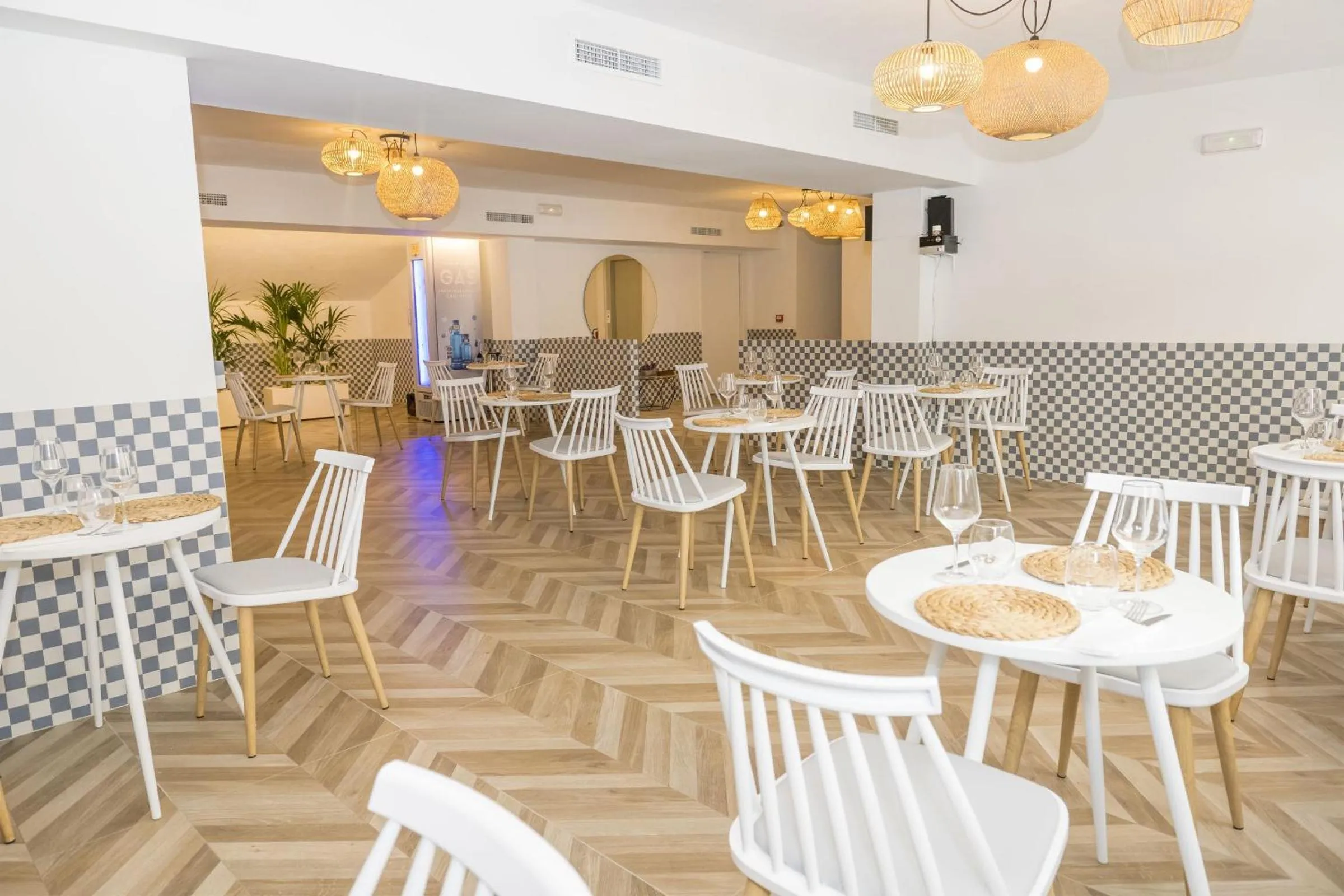 Restaurant/places to eat in Duna Hotel Boutique