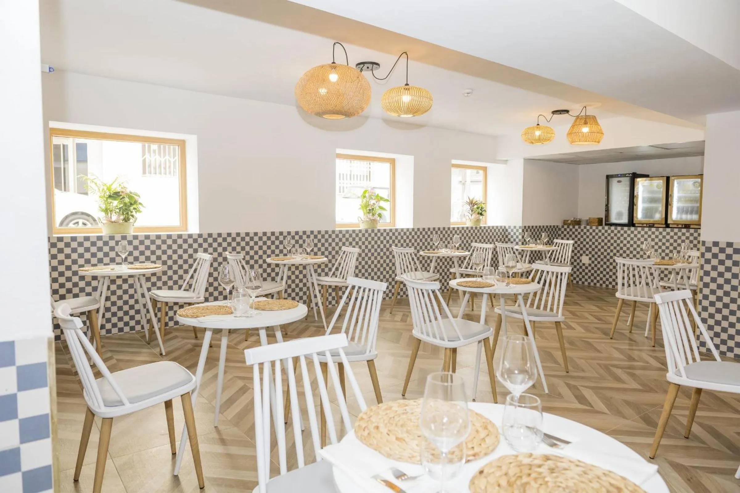 Restaurant/places to eat in Duna Hotel Boutique