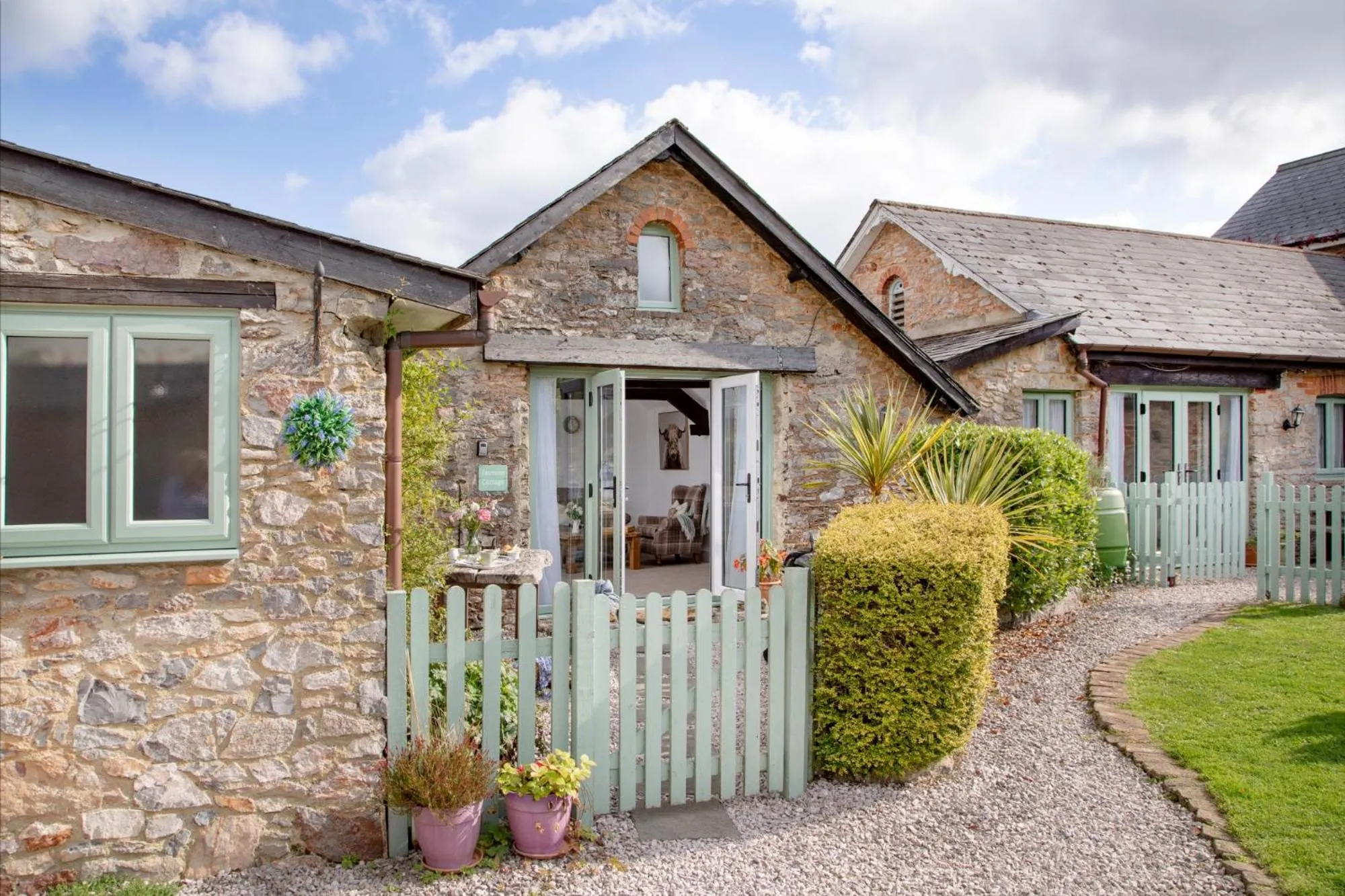 Property building in Jasmine Cottage