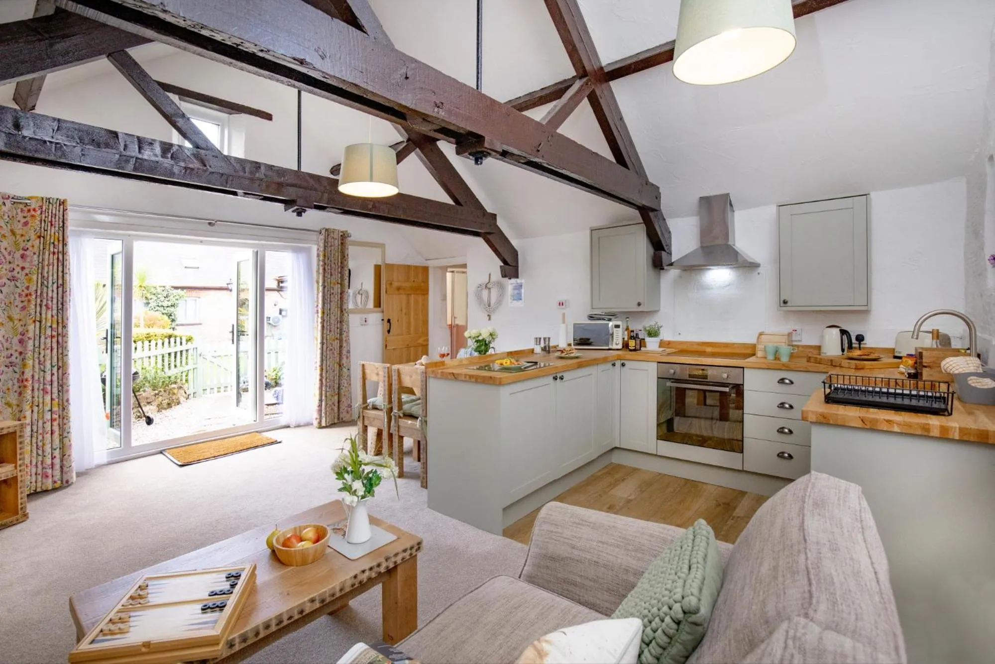 Kitchen or kitchenette in Jasmine Cottage