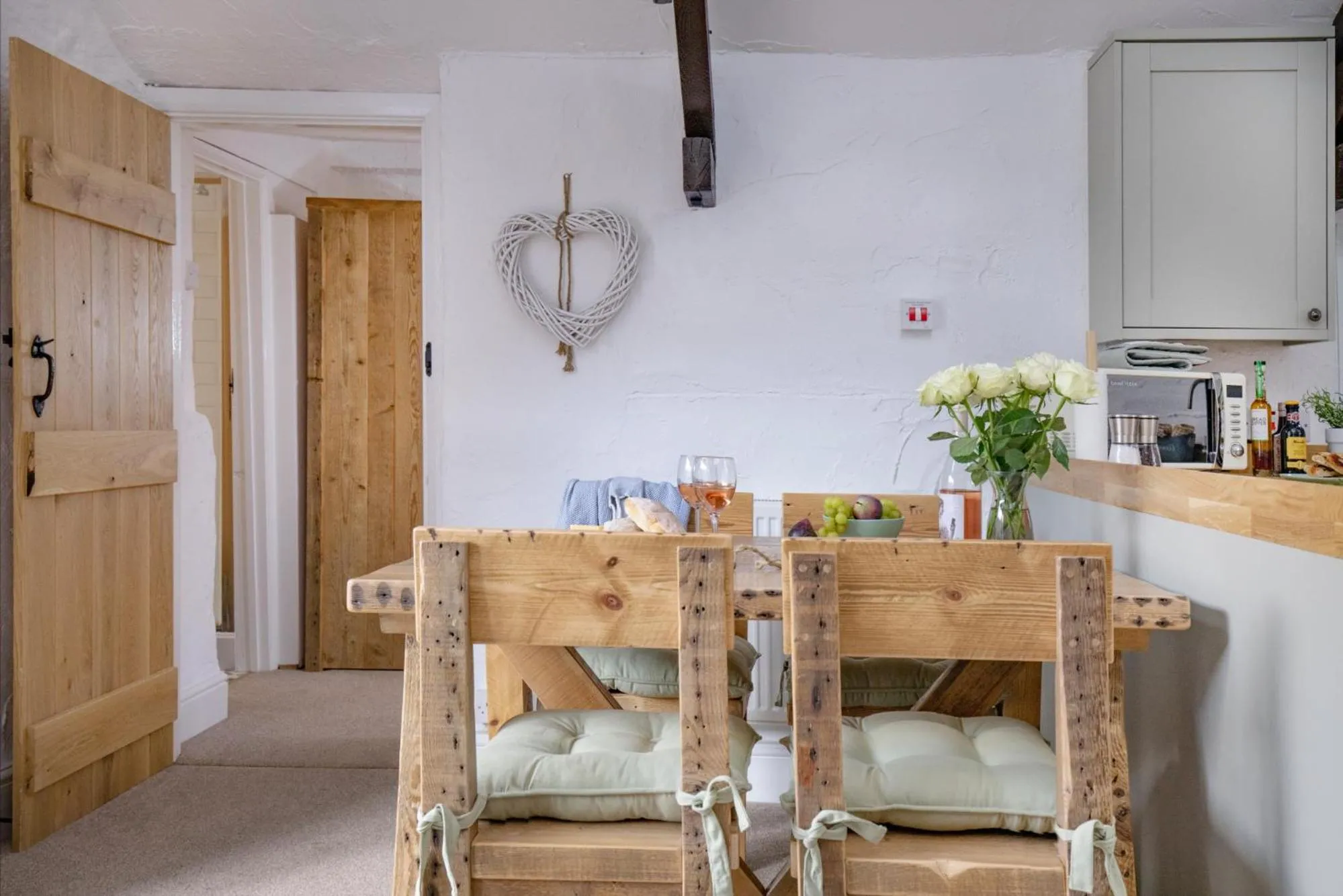 Dining area in Jasmine Cottage