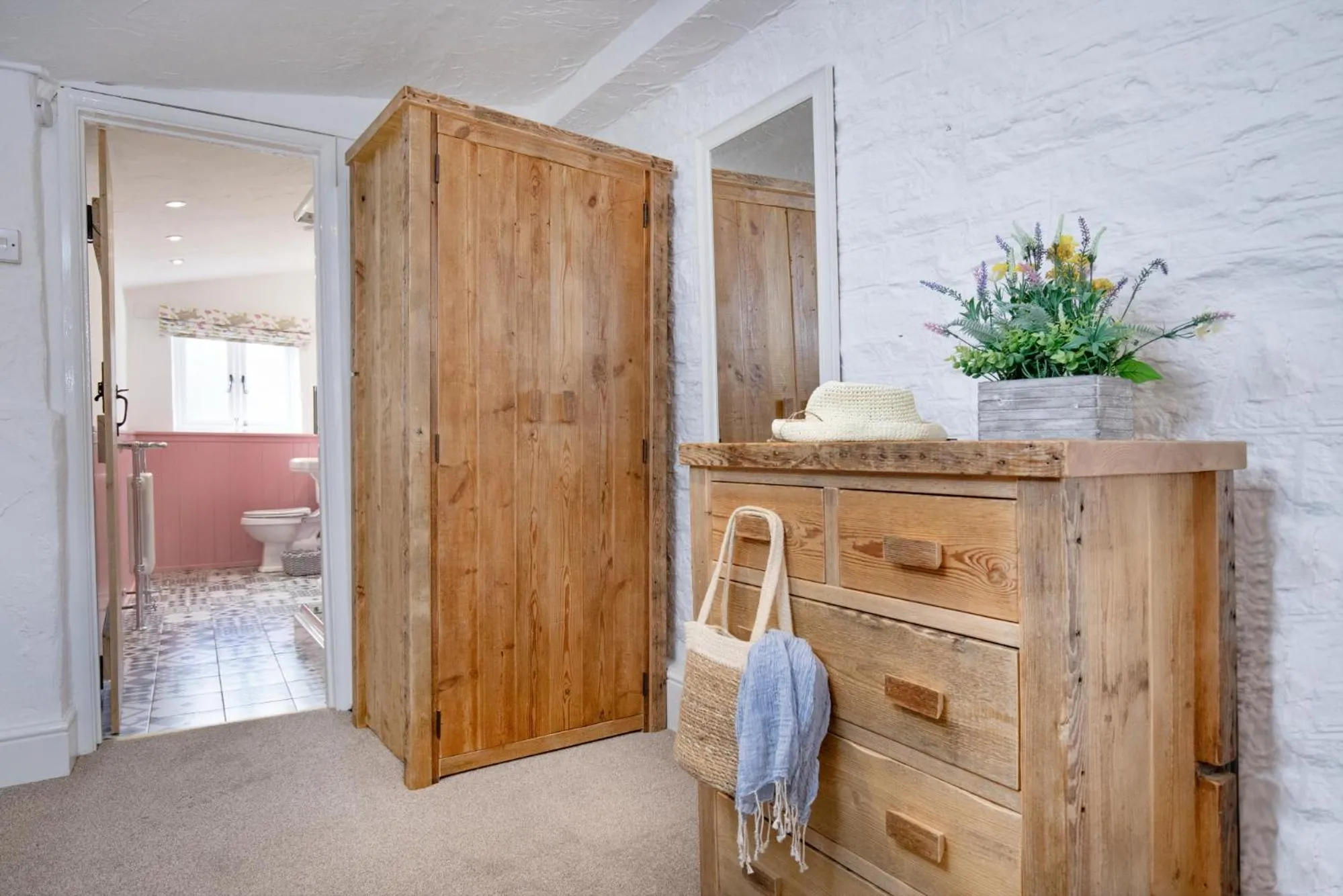 wardrobe in Jasmine Cottage