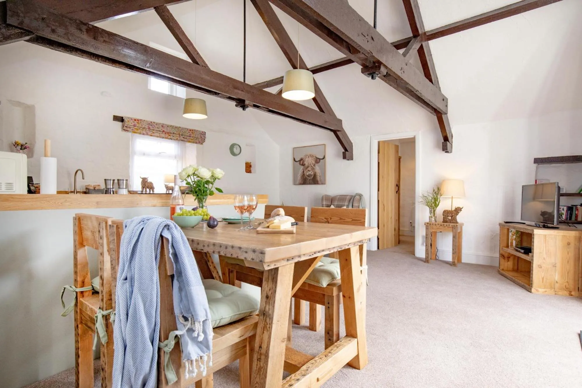 Dining area in Jasmine Cottage