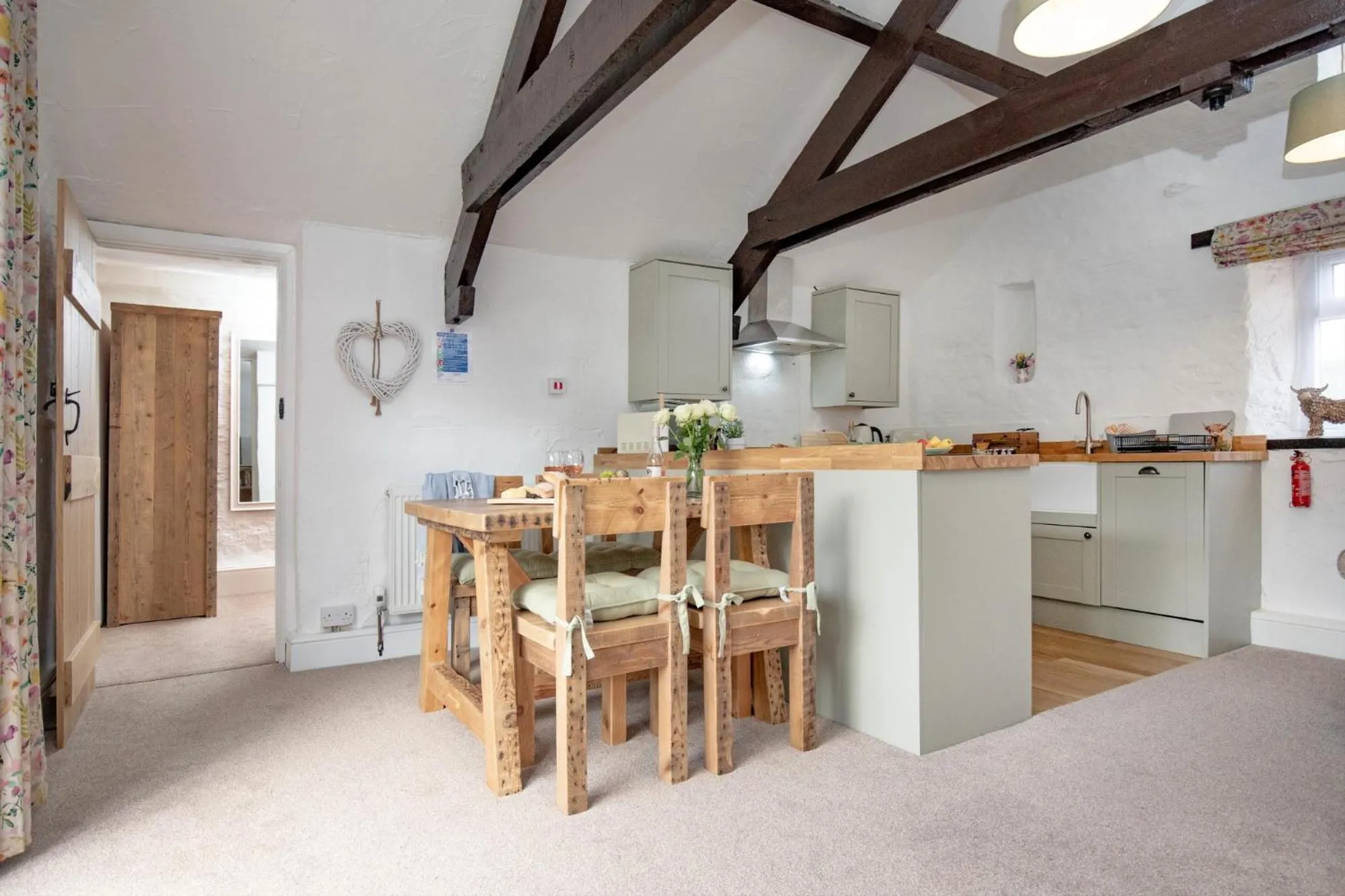 Dining area in Jasmine Cottage