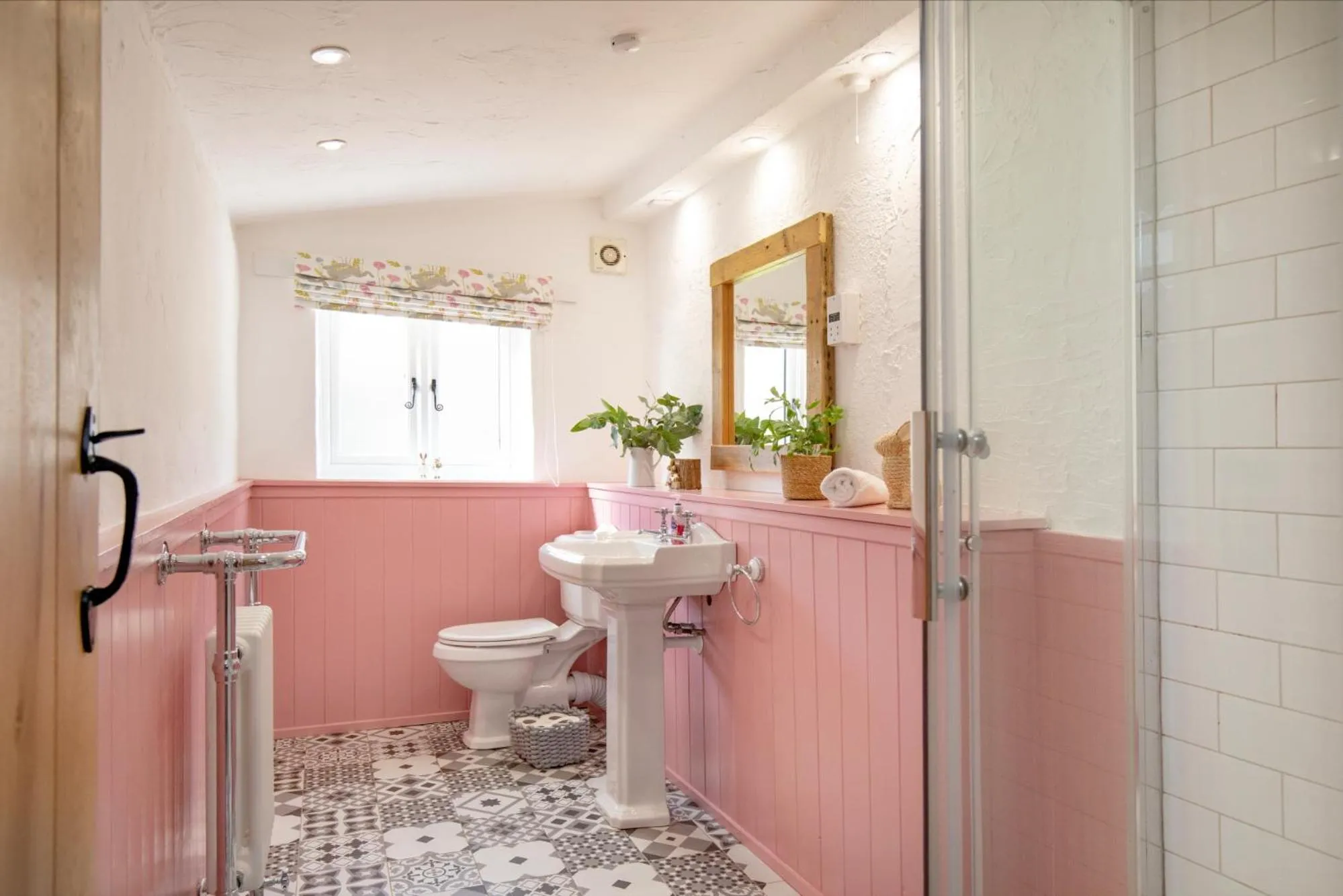 Shower in Jasmine Cottage