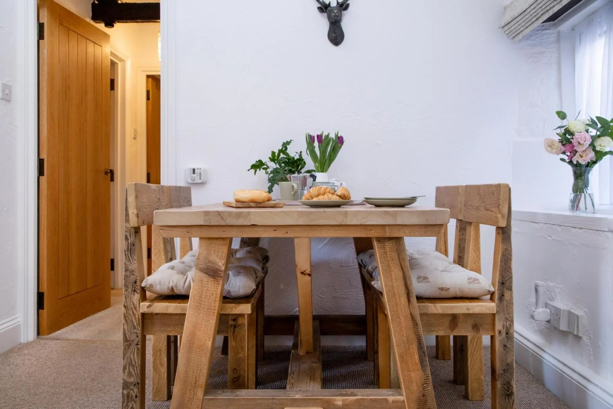 Dining area in Rose Cottage