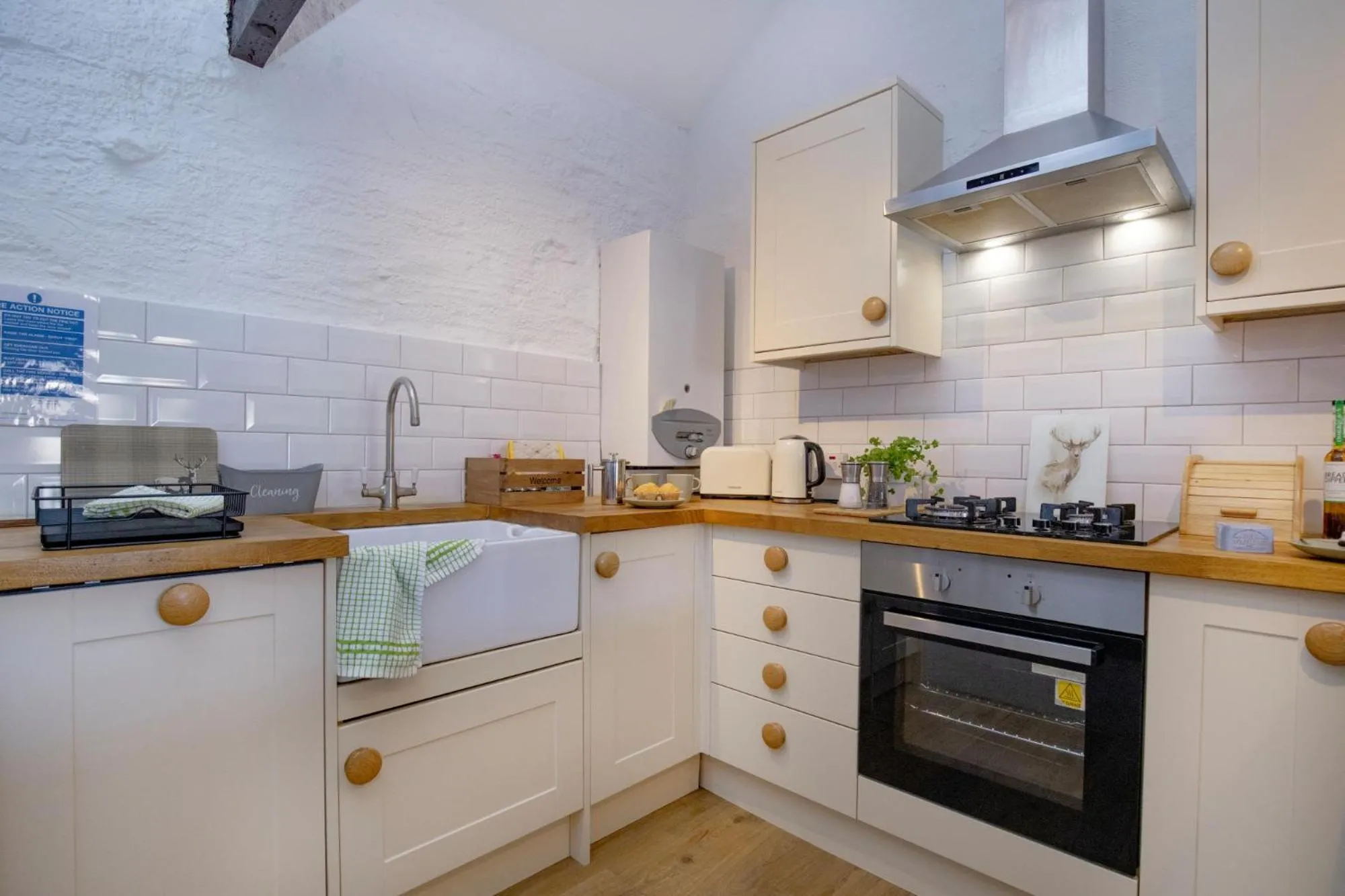 Kitchen or kitchenette in Rose Cottage