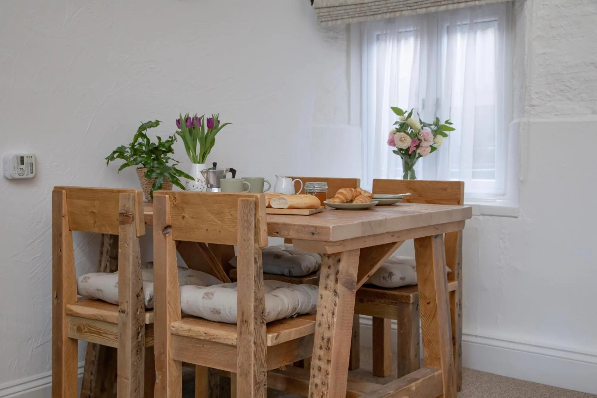 Dining area in Rose Cottage