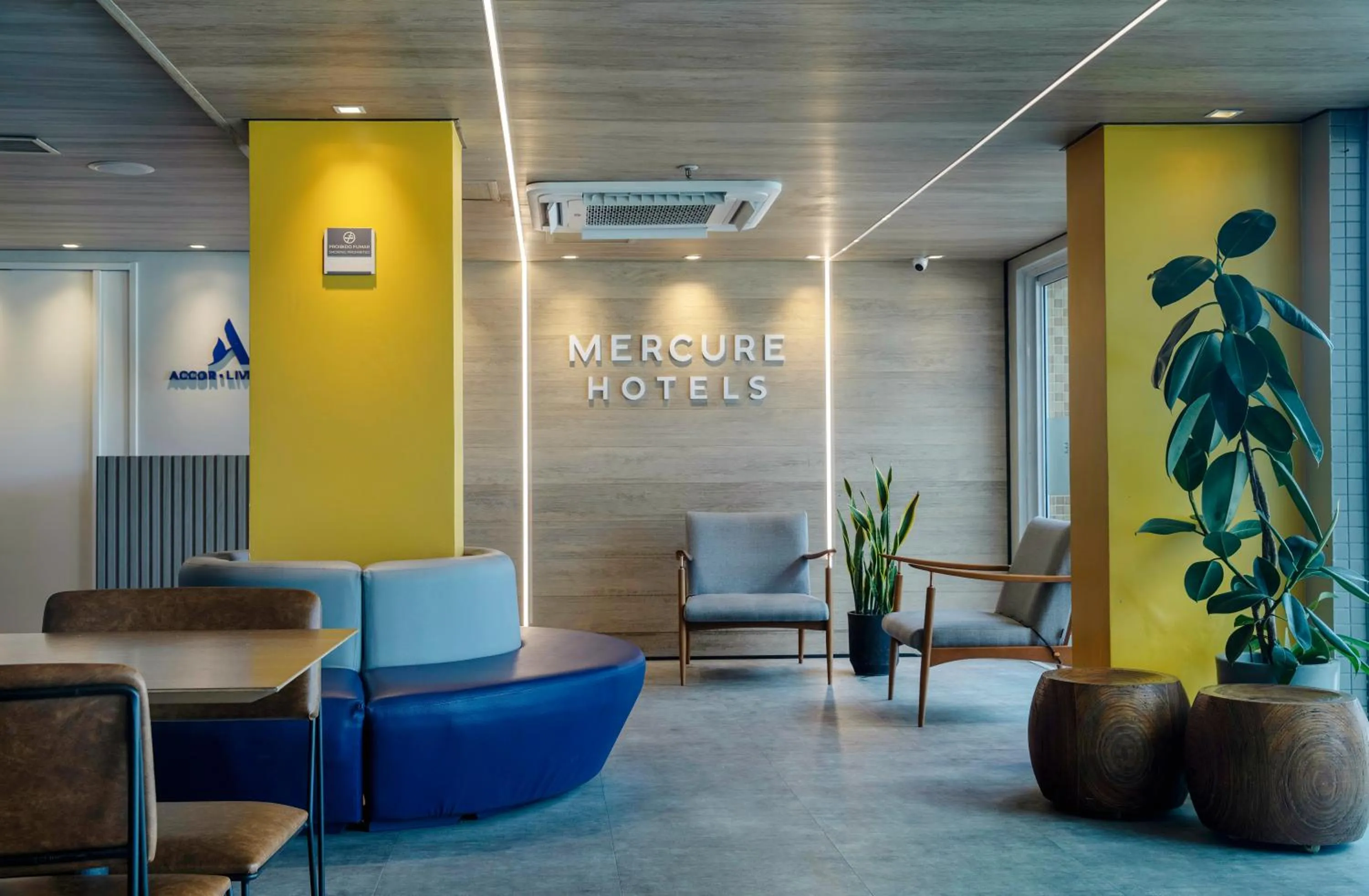 Lobby or reception in Mercure Maceio Pajuçara