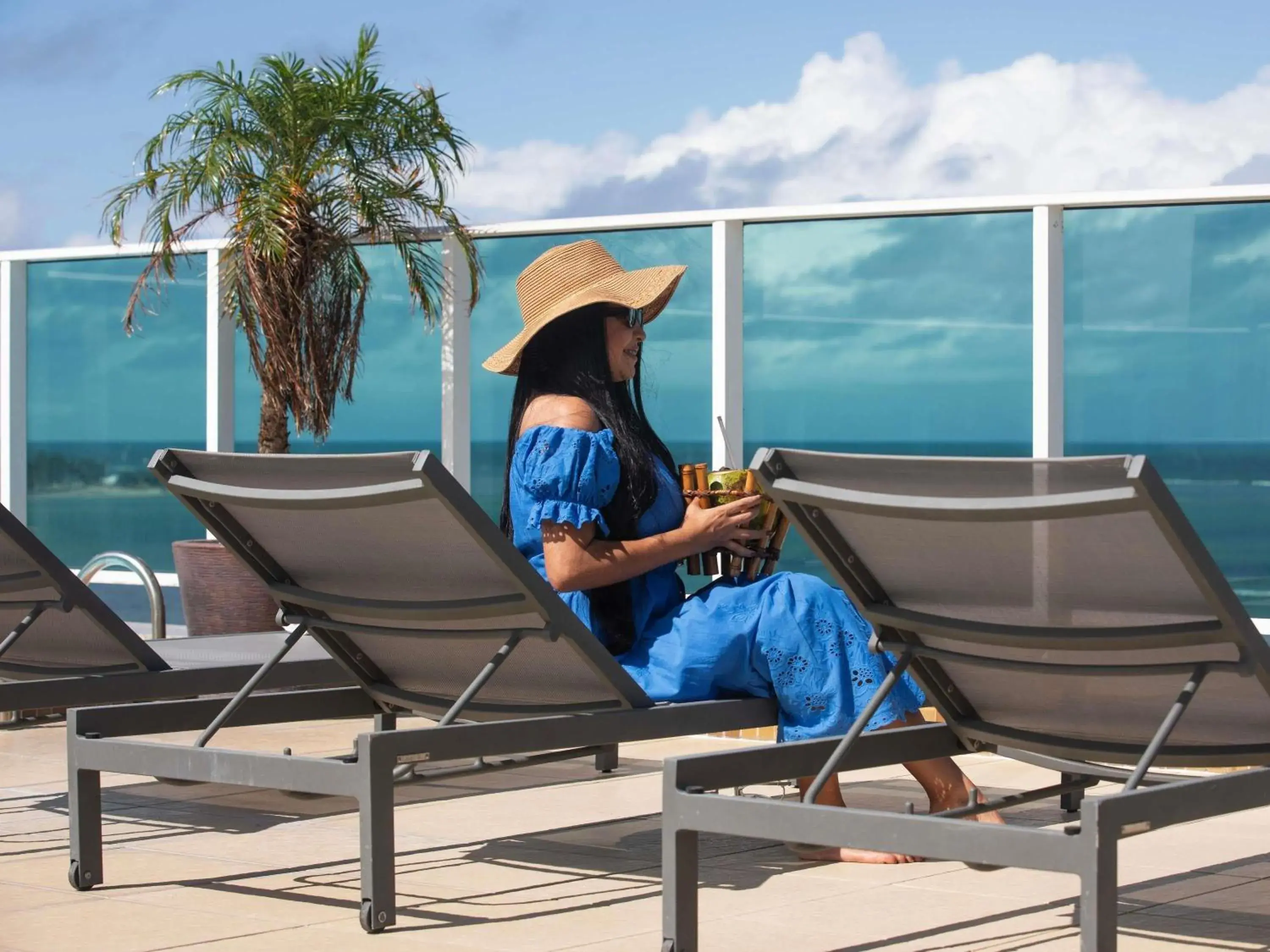 Pool view in Mercure Maceio Pajuçara Pool view in Mercure Maceio Pajuçara