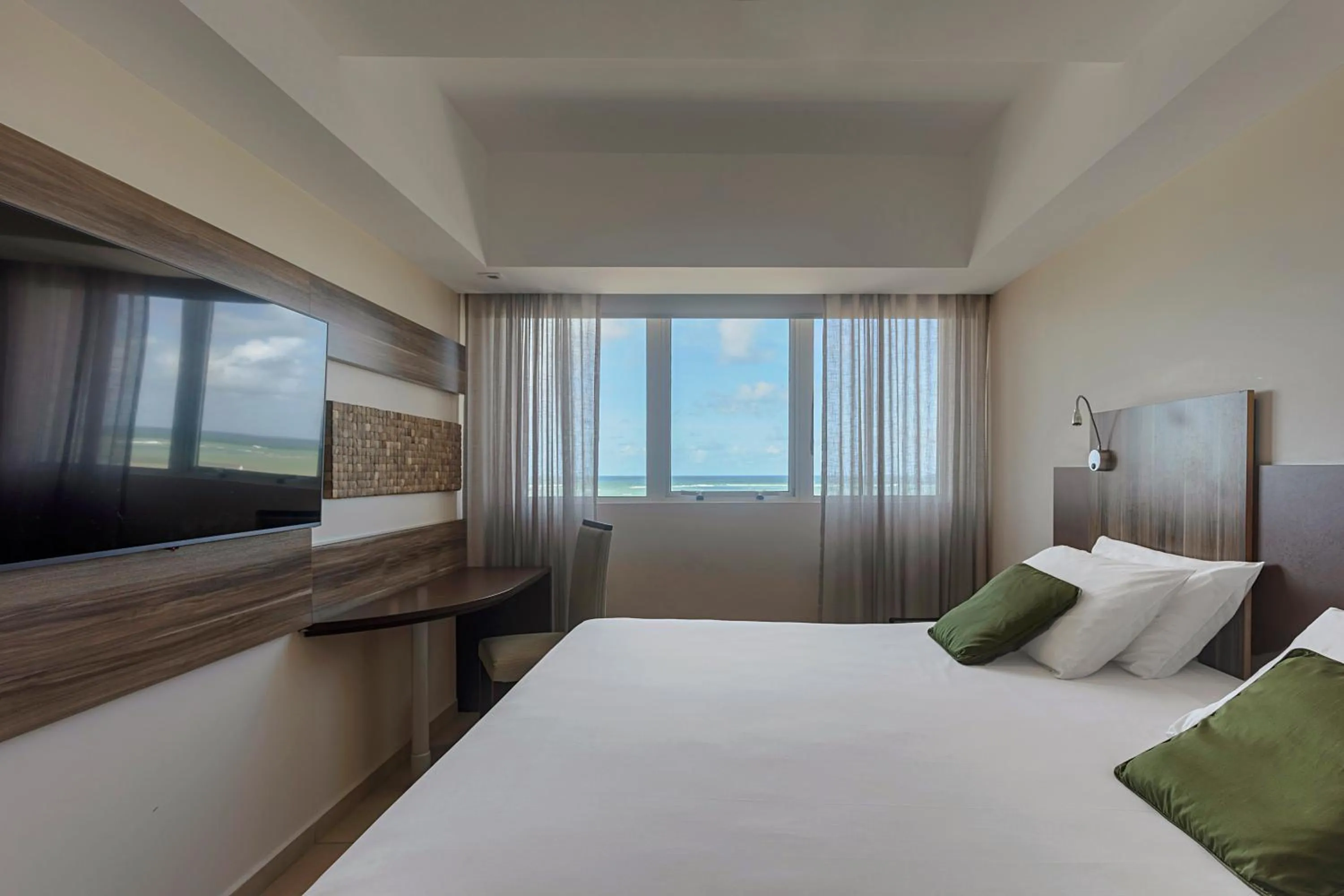 Bed in Mercure Maceio Pajuçara