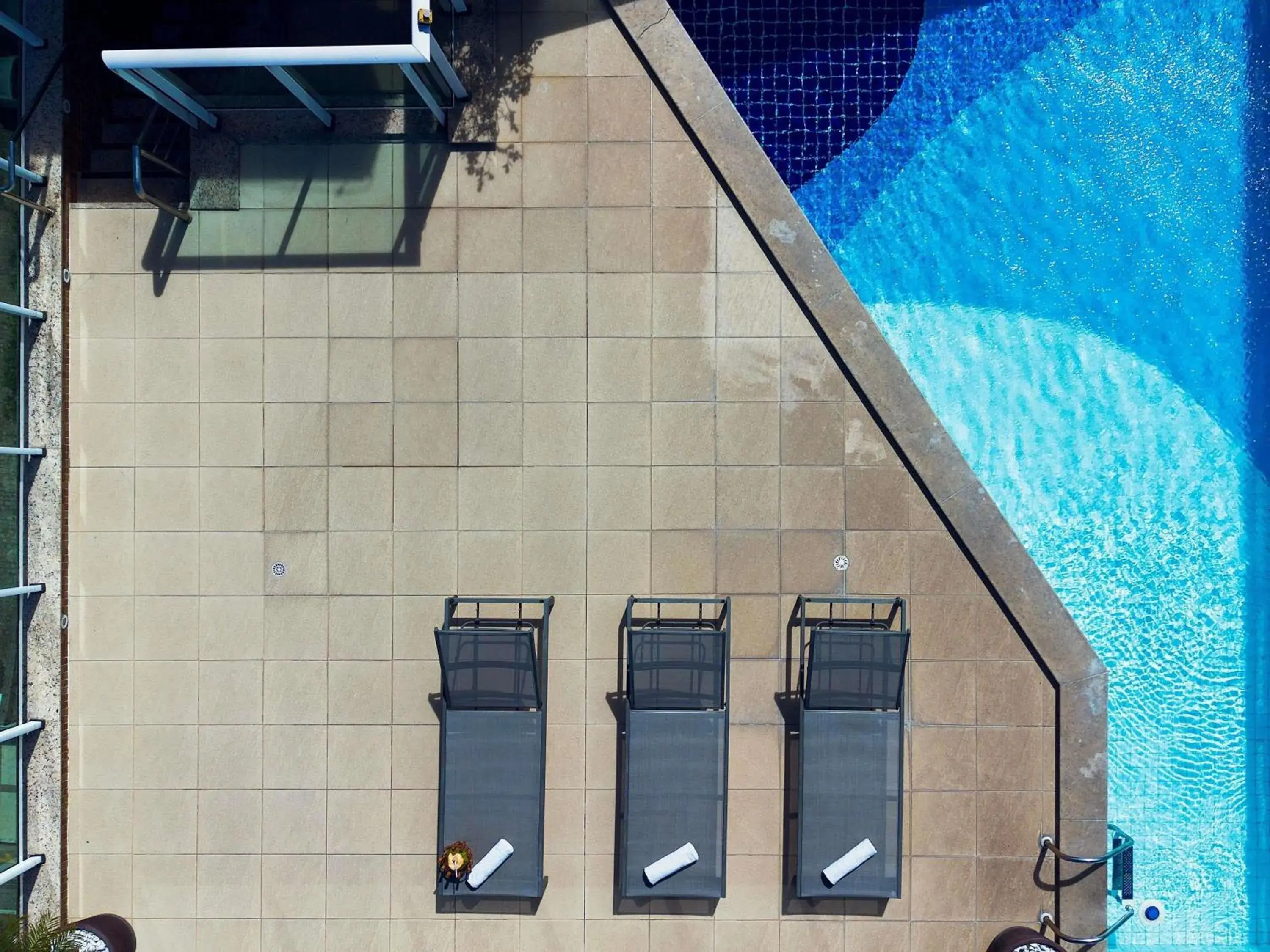 Pool view in Mercure Maceio Pajuçara Pool view in Mercure Maceio Pajuçara