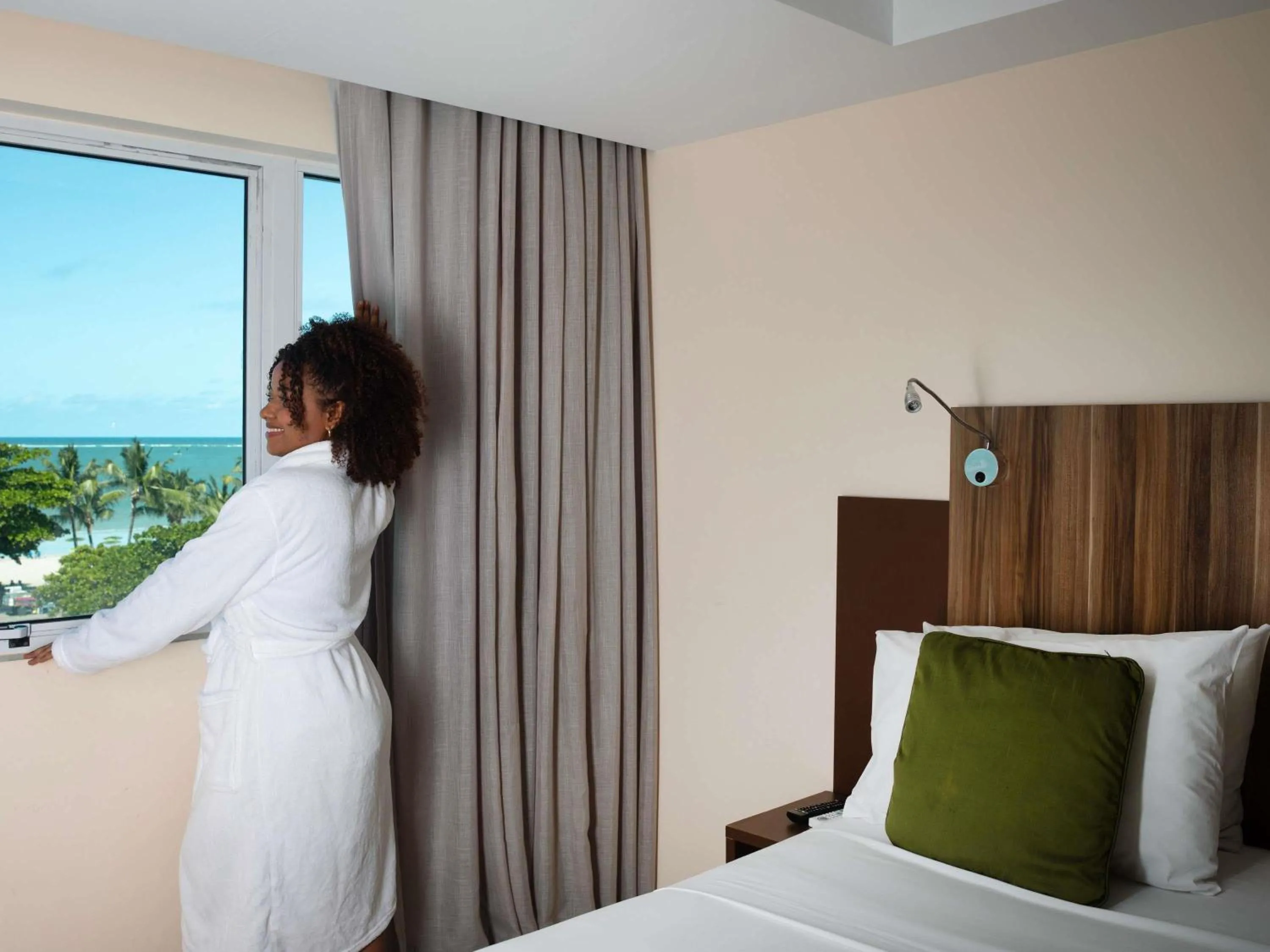 Property building, Bed in Mercure Maceio Pajuçara